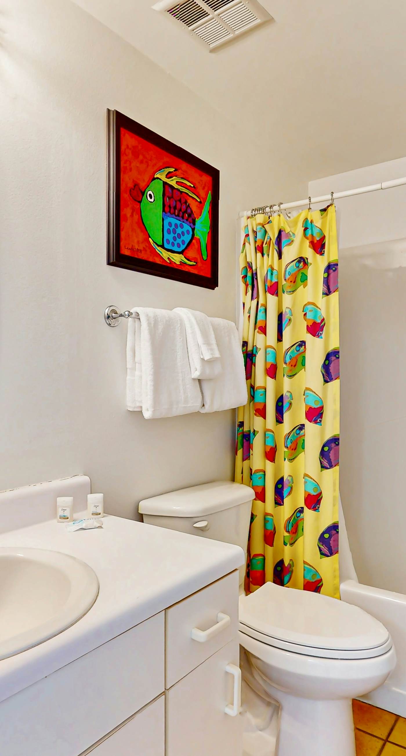 Gulf front condo w a full kitchen, private balcony, shared pools, & hot tub