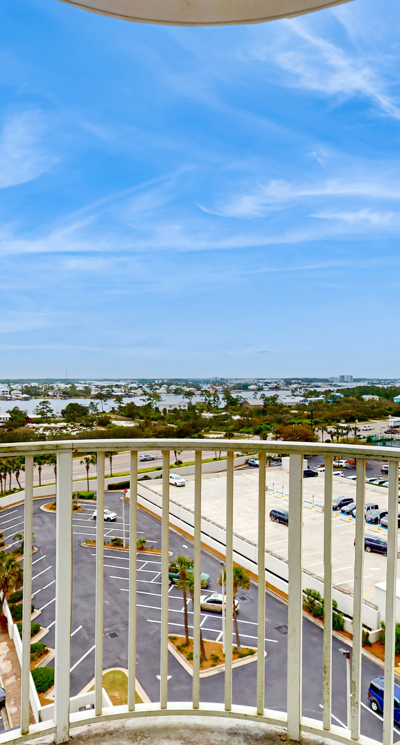 Gulf front condo w a full kitchen, private balcony, shared pools, & hot tub