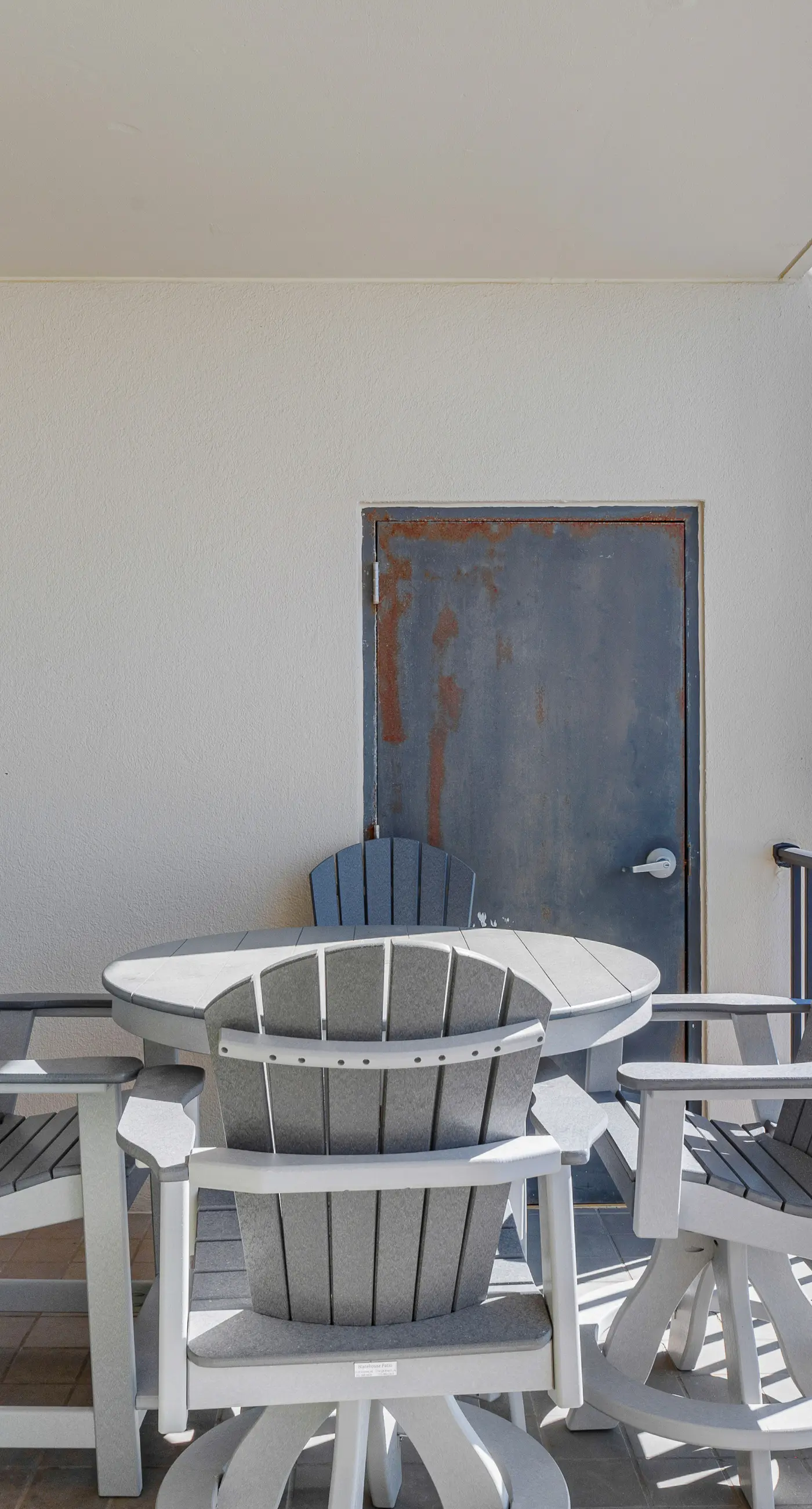 Beach front paradise w/ beautiful views, outdoor pool, & sauna