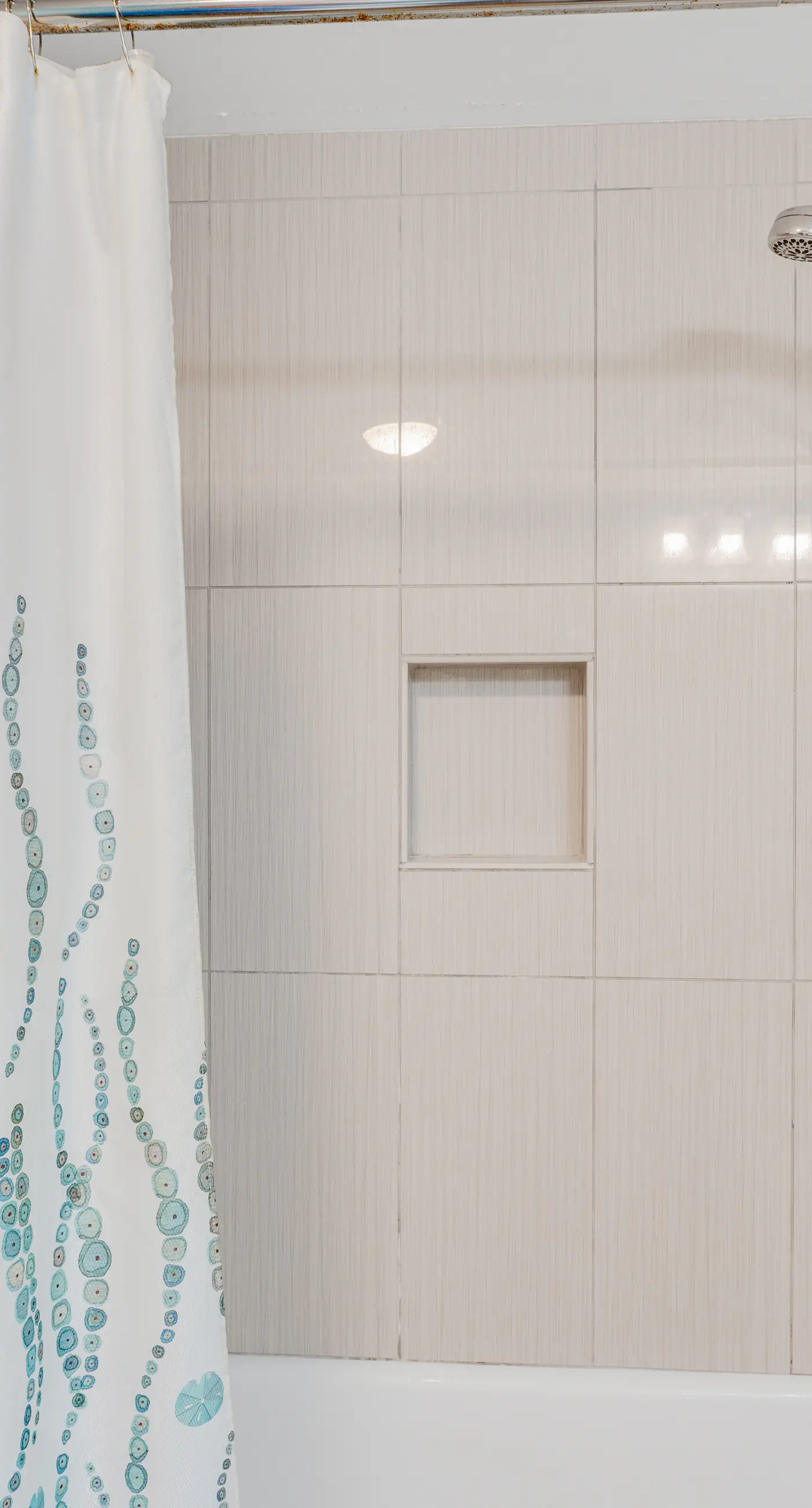 Beach front paradise w/ beautiful views, outdoor pool, & sauna