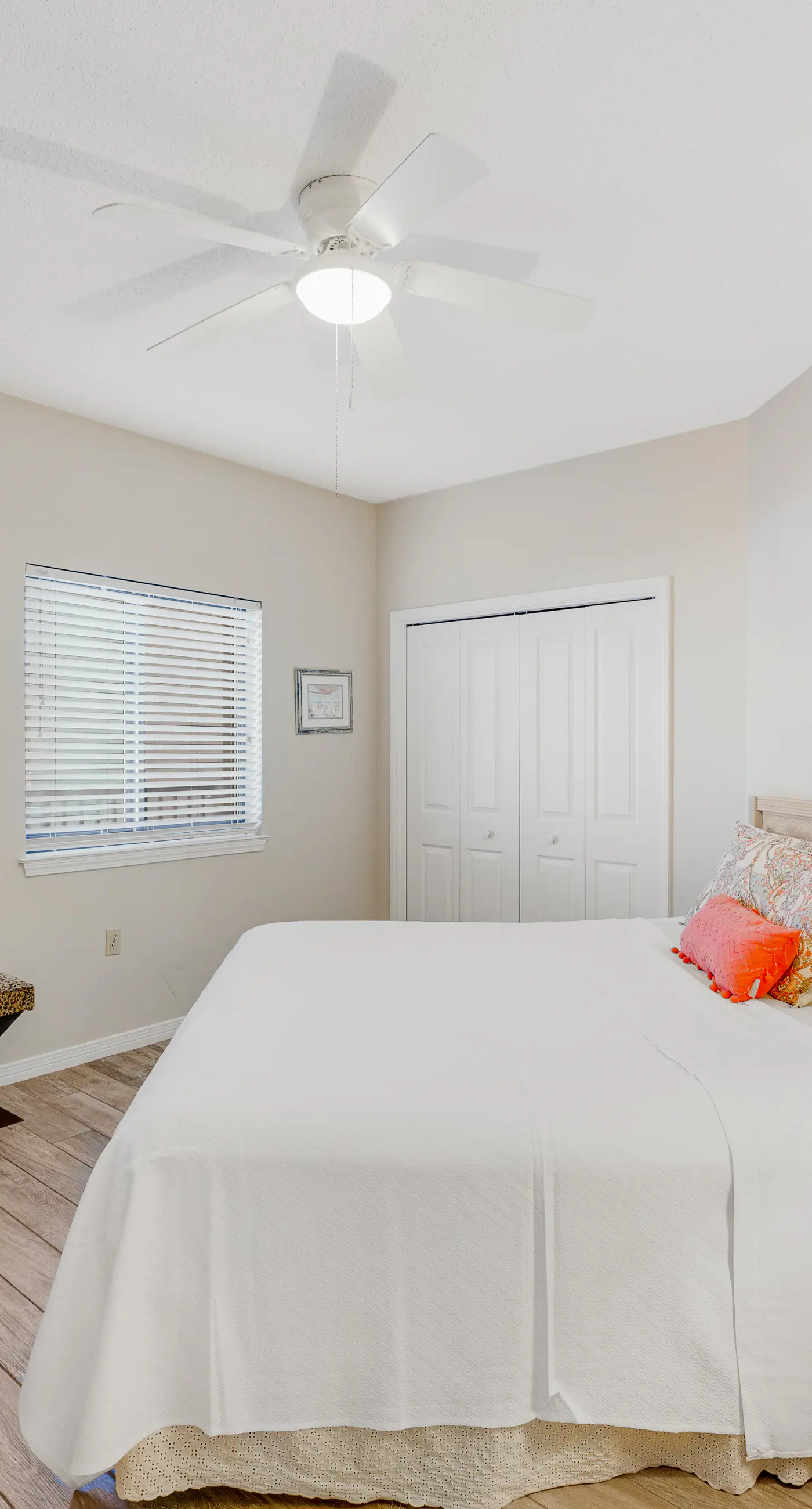 Beach front paradise w/ beautiful views, outdoor pool, & sauna