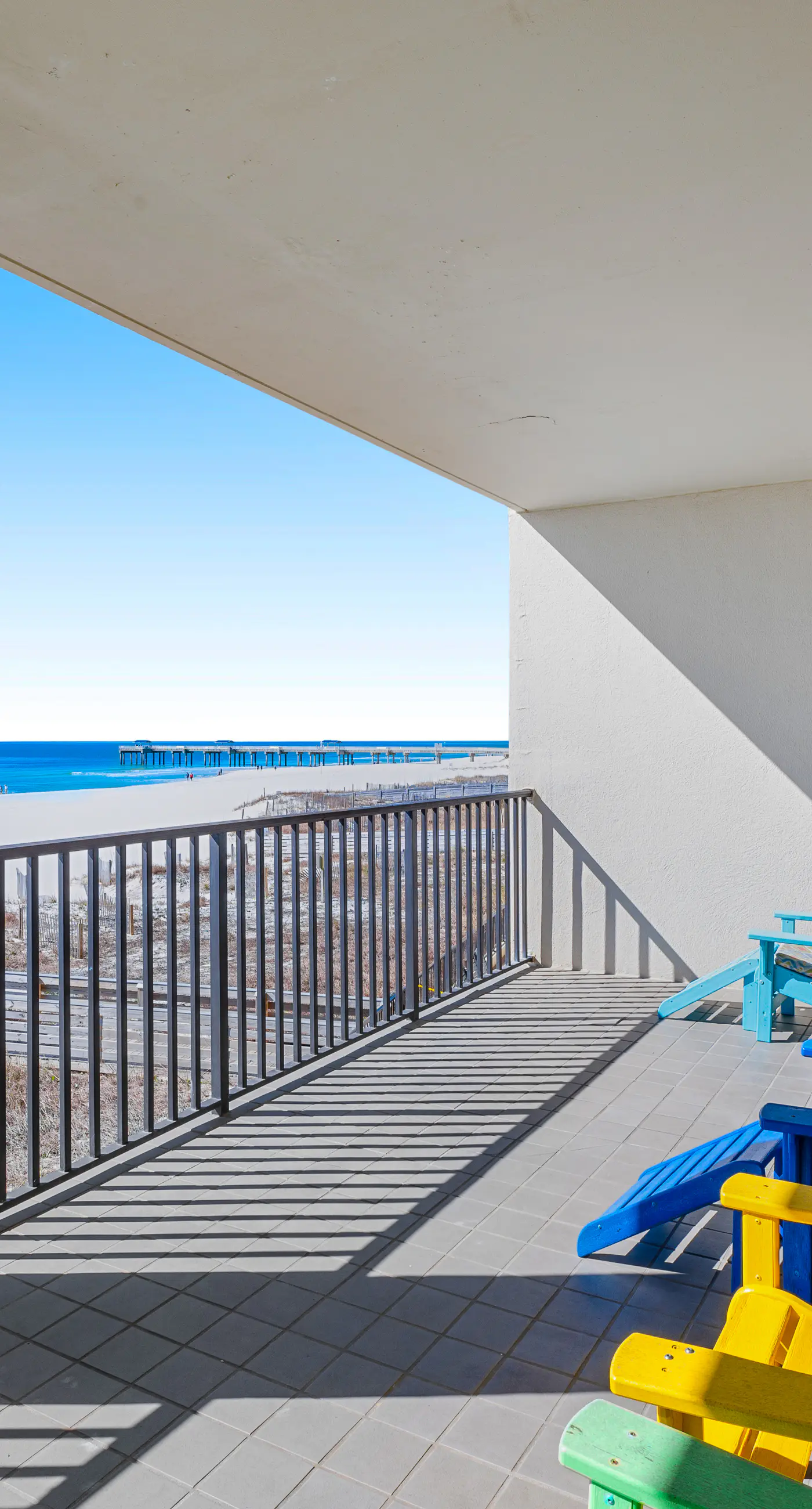 Beach front paradise w/ beautiful views, outdoor pool, & sauna