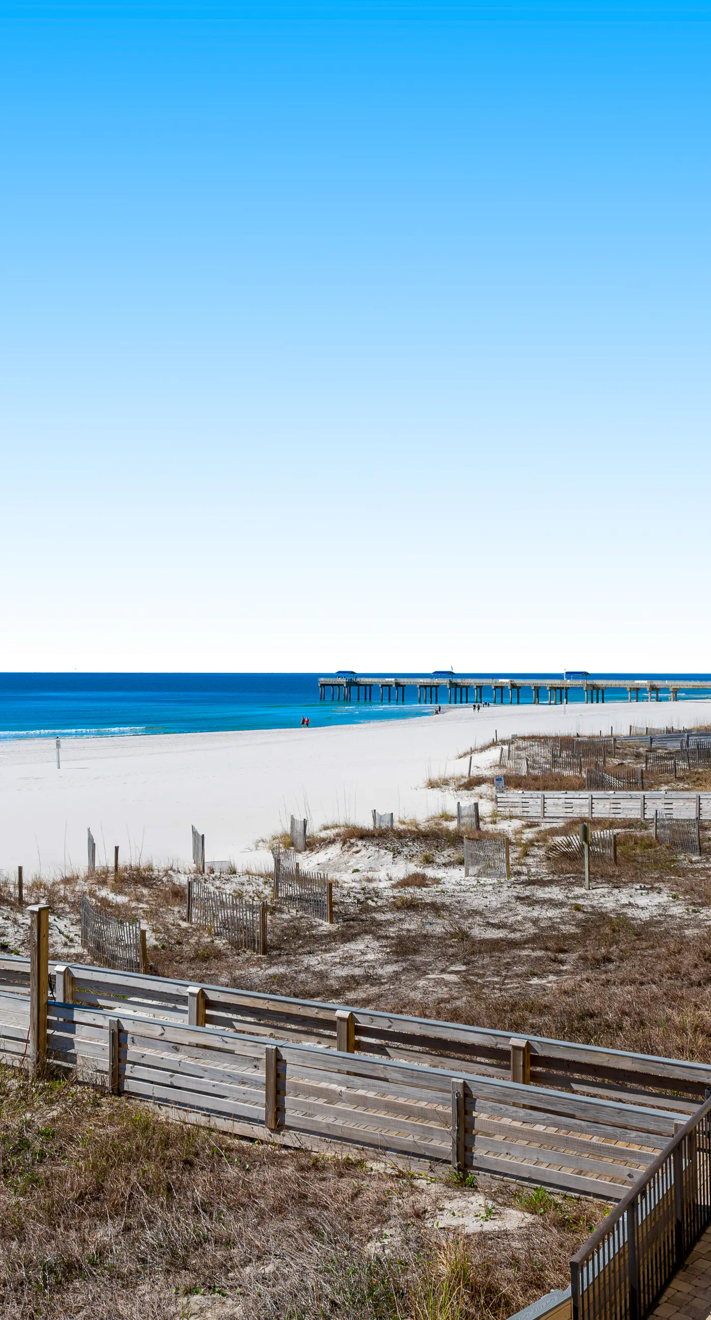 Beach front paradise w/ beautiful views, outdoor pool, & sauna