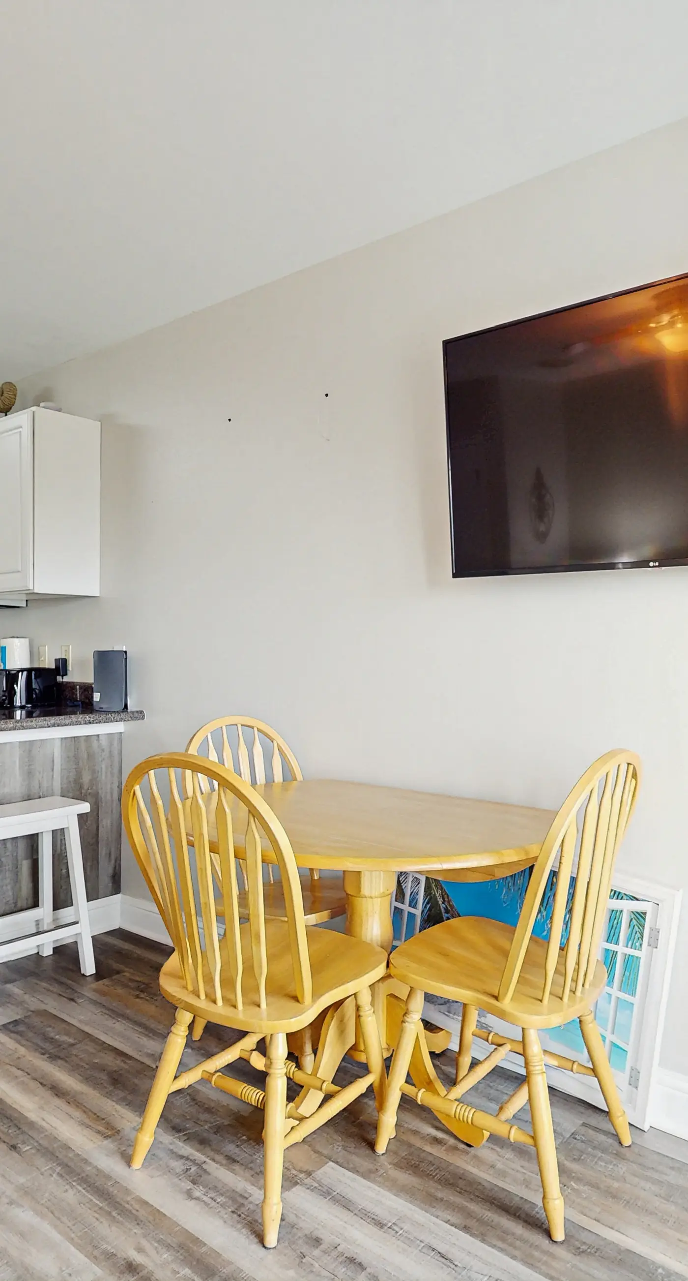 Gulf Coast condo with a pool, gym, boat launch, & nearby beach access