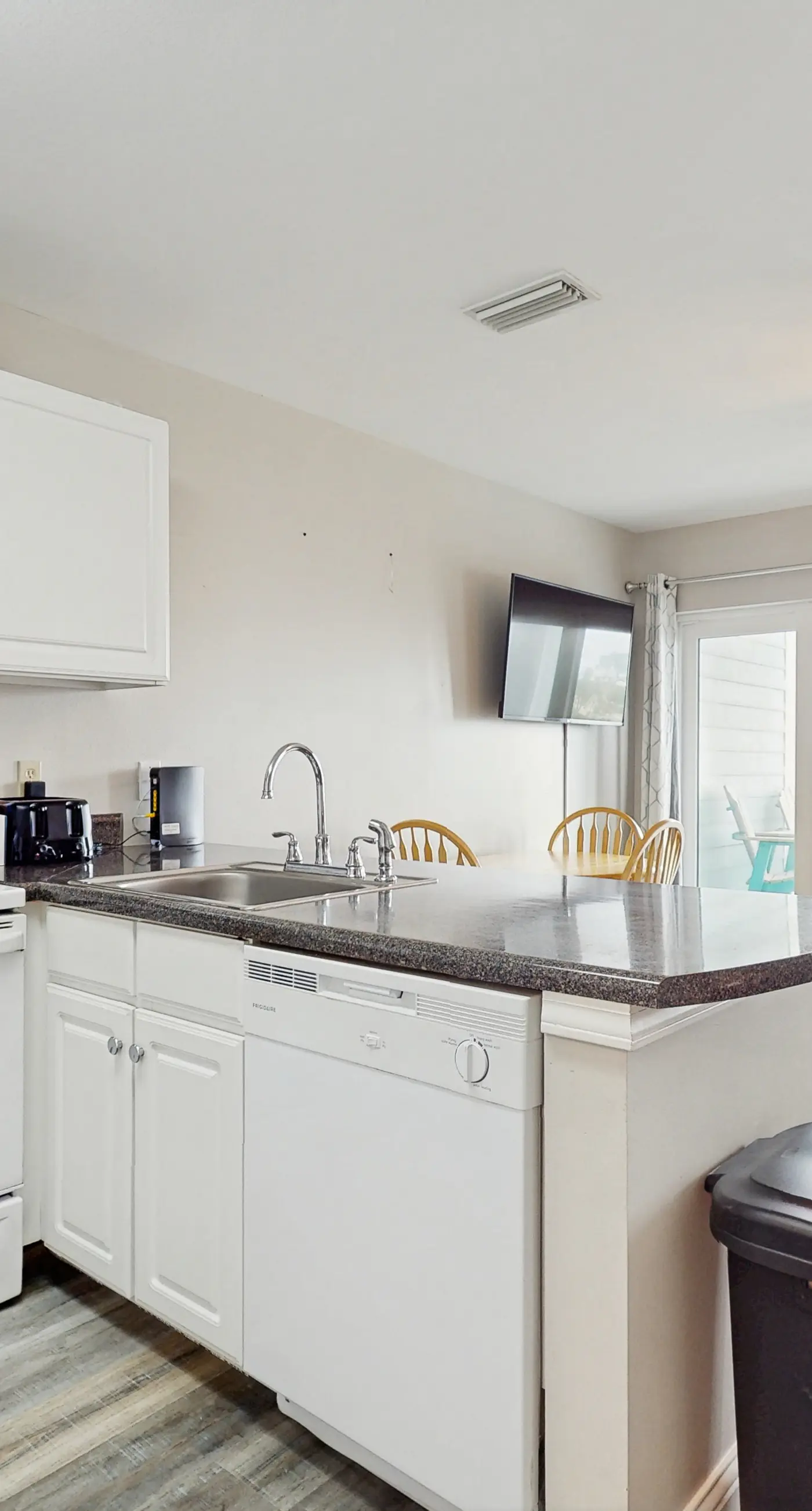 Gulf Coast condo with a pool, gym, boat launch, & nearby beach access