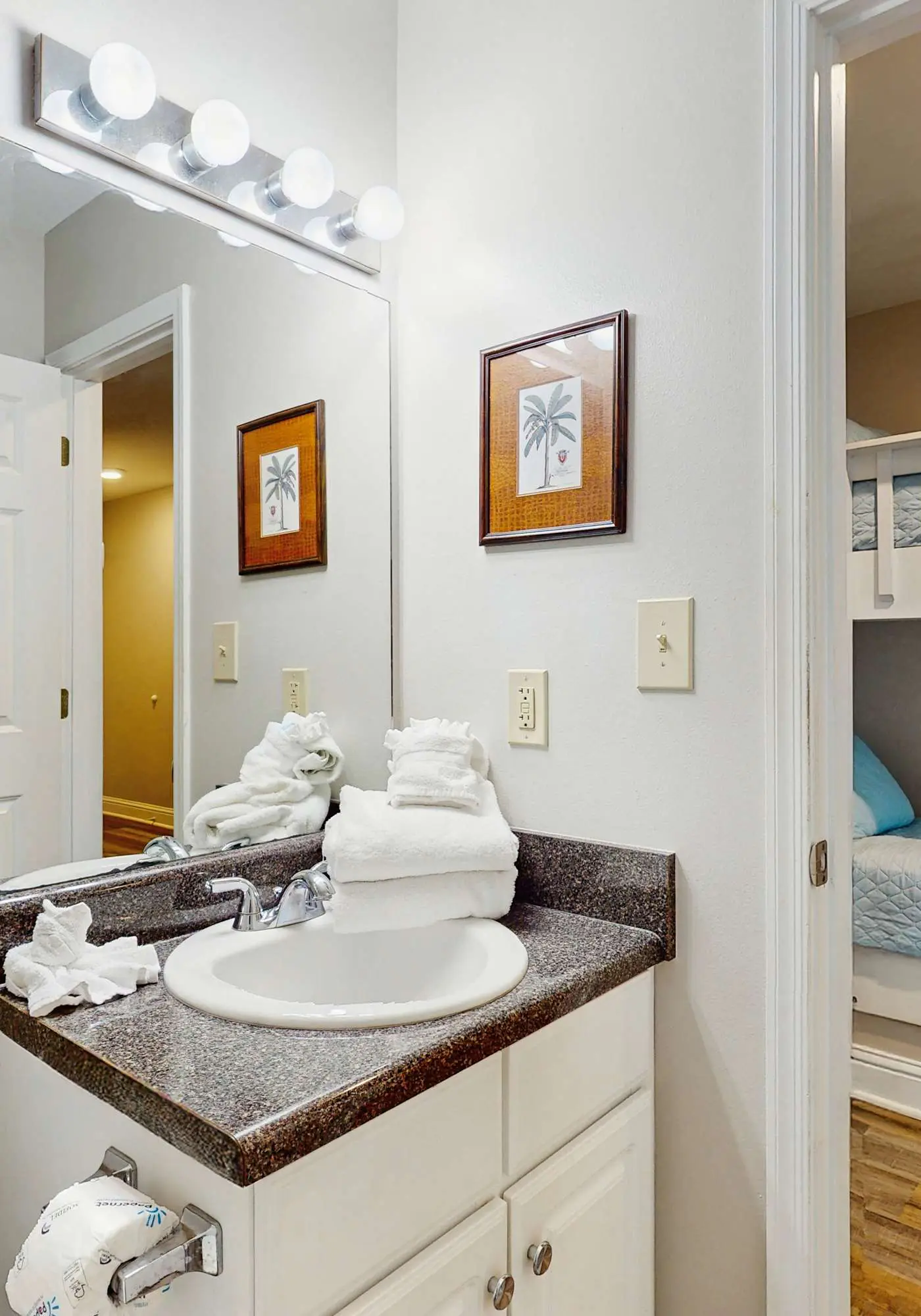 Gulf Coast condo with a pool, gym, boat launch, & nearby beach access