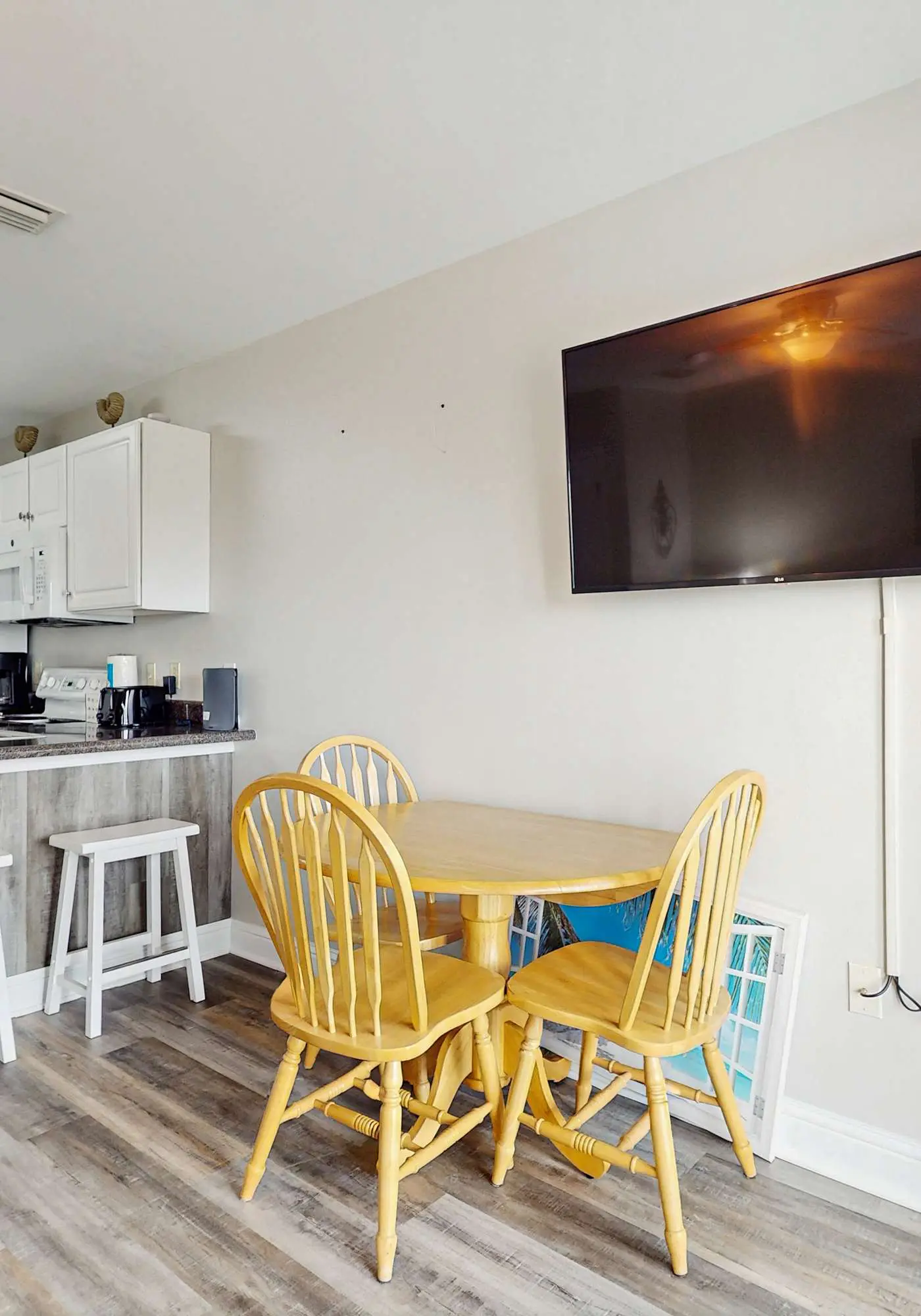 Gulf Coast condo with a pool, gym, boat launch, & nearby beach access