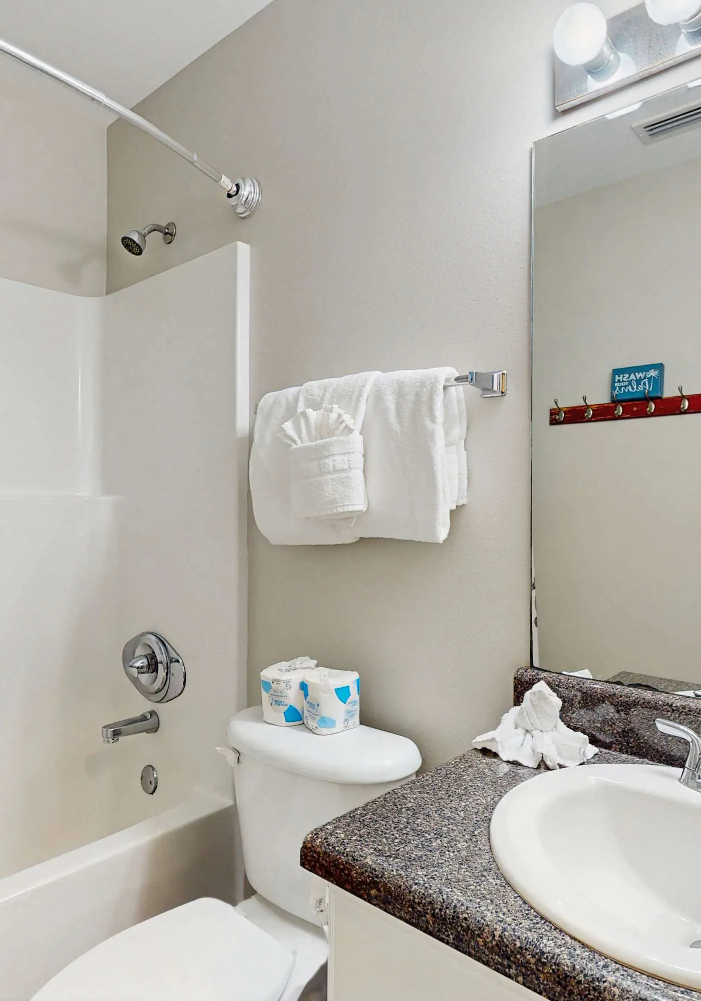 Gulf Coast condo with a pool, gym, boat launch, & nearby beach access