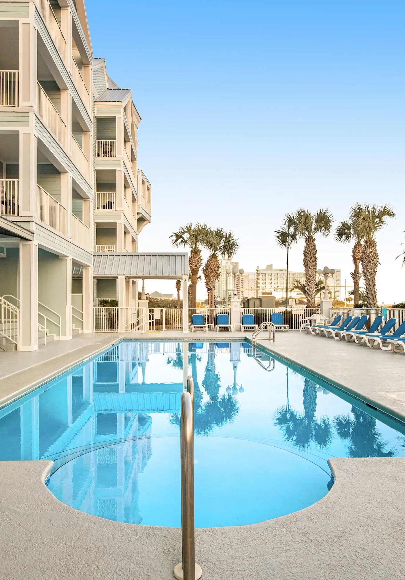 Gulf Coast condo with a pool, gym, boat launch, & nearby beach access
