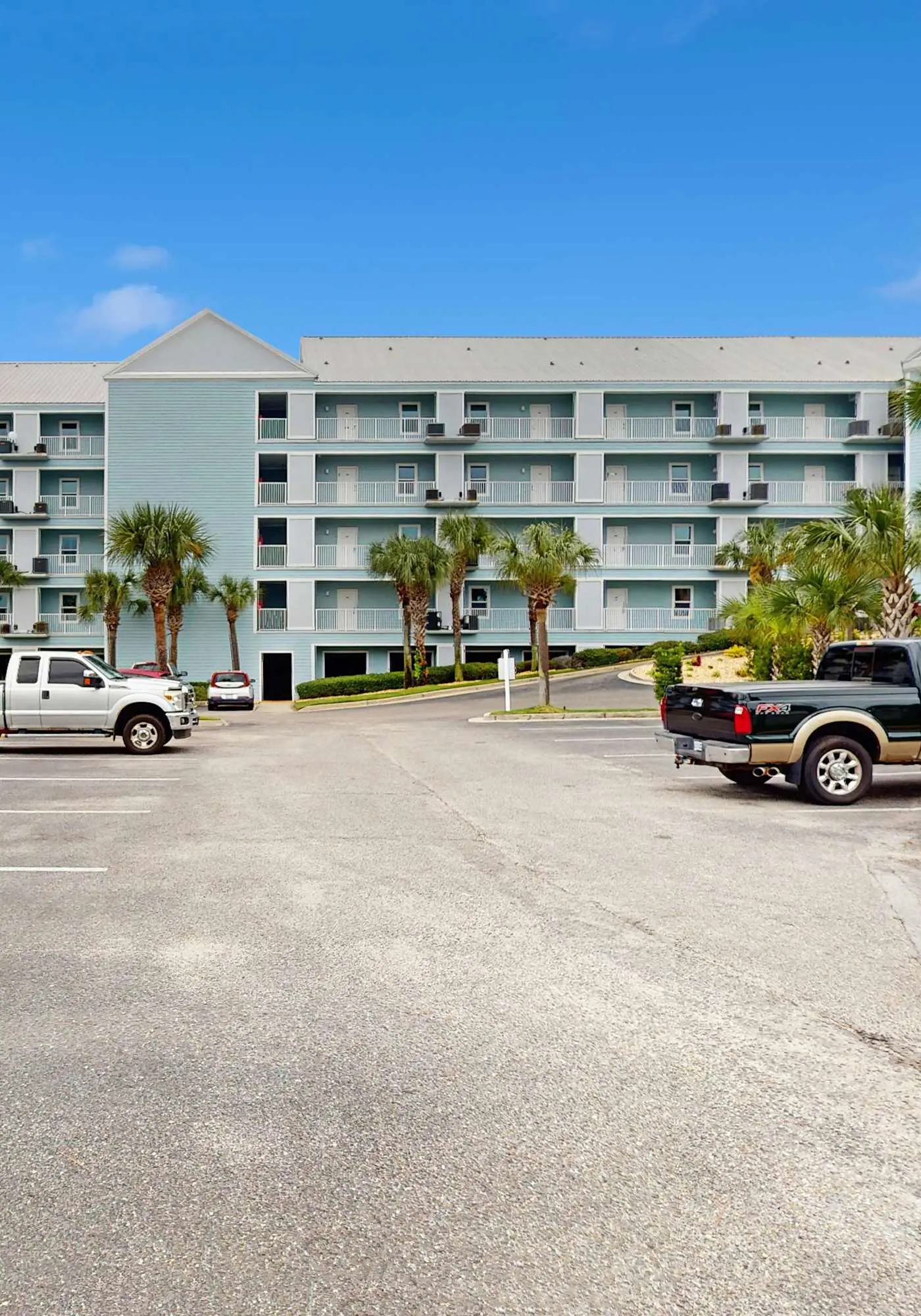 Gulf Coast condo with a pool, gym, boat launch, & nearby beach access