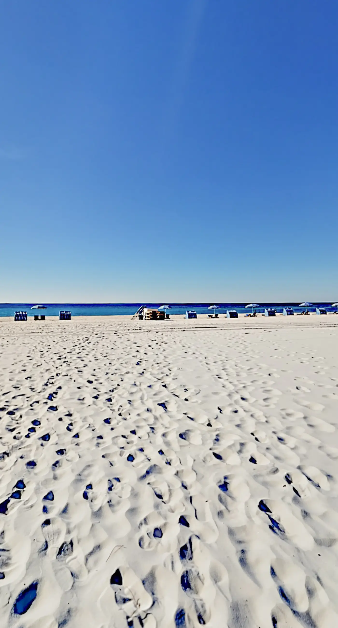 Stunning oceanfront top-floor condo with Gulf views, central AC & pool access