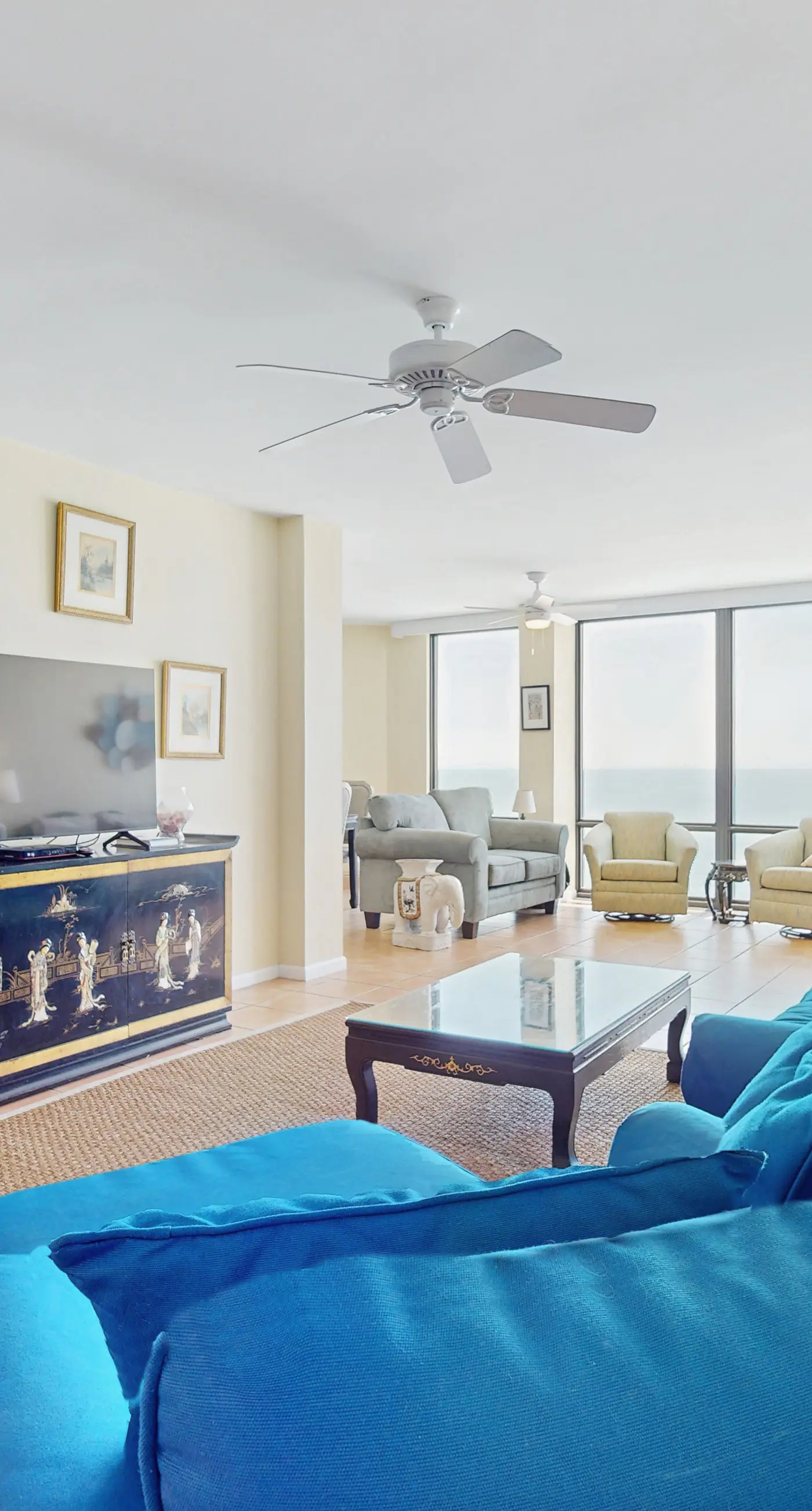 Stunning oceanfront top-floor condo with Gulf views, central AC & pool access