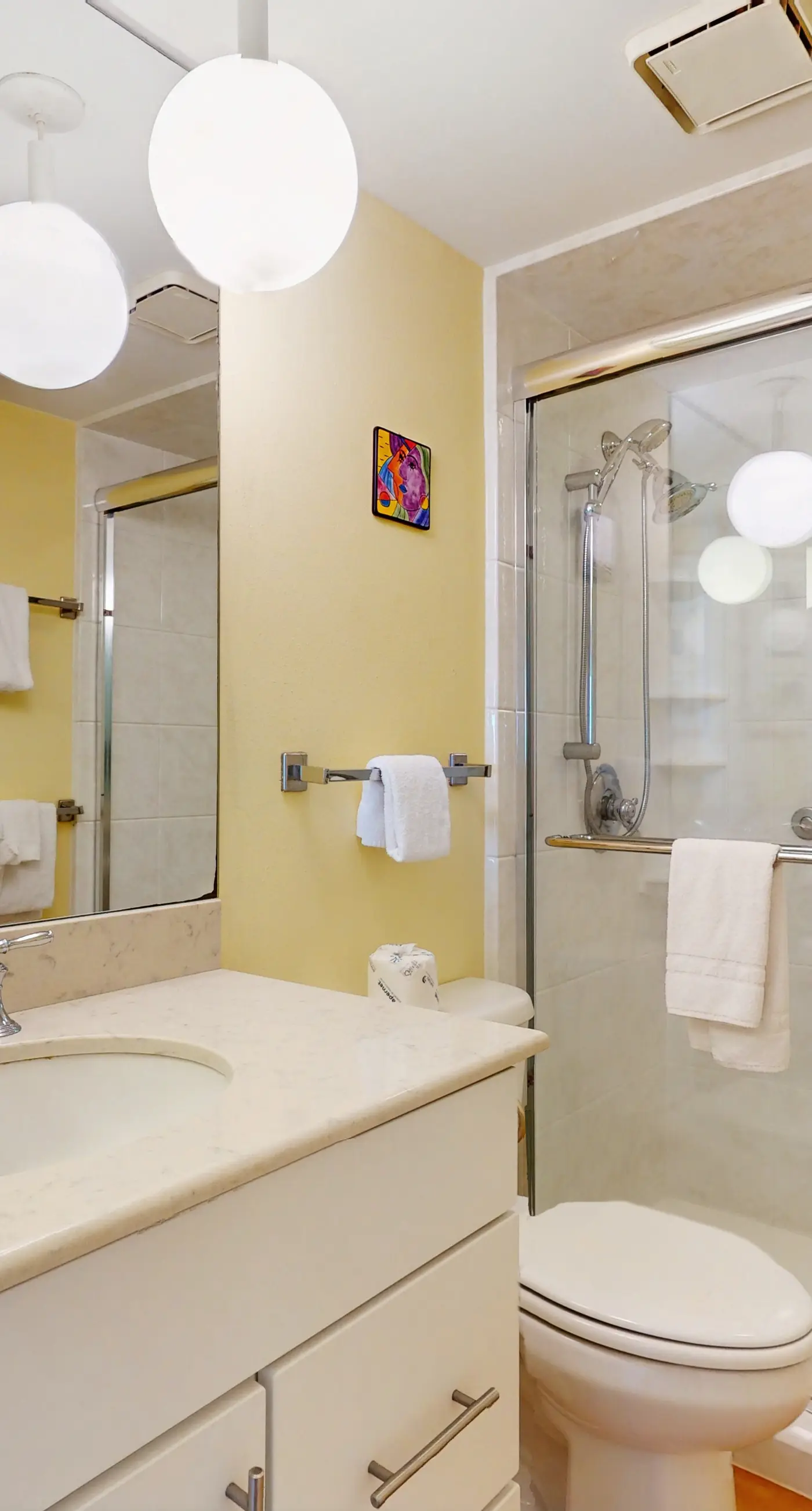 Stunning oceanfront top-floor condo with Gulf views, central AC & pool access