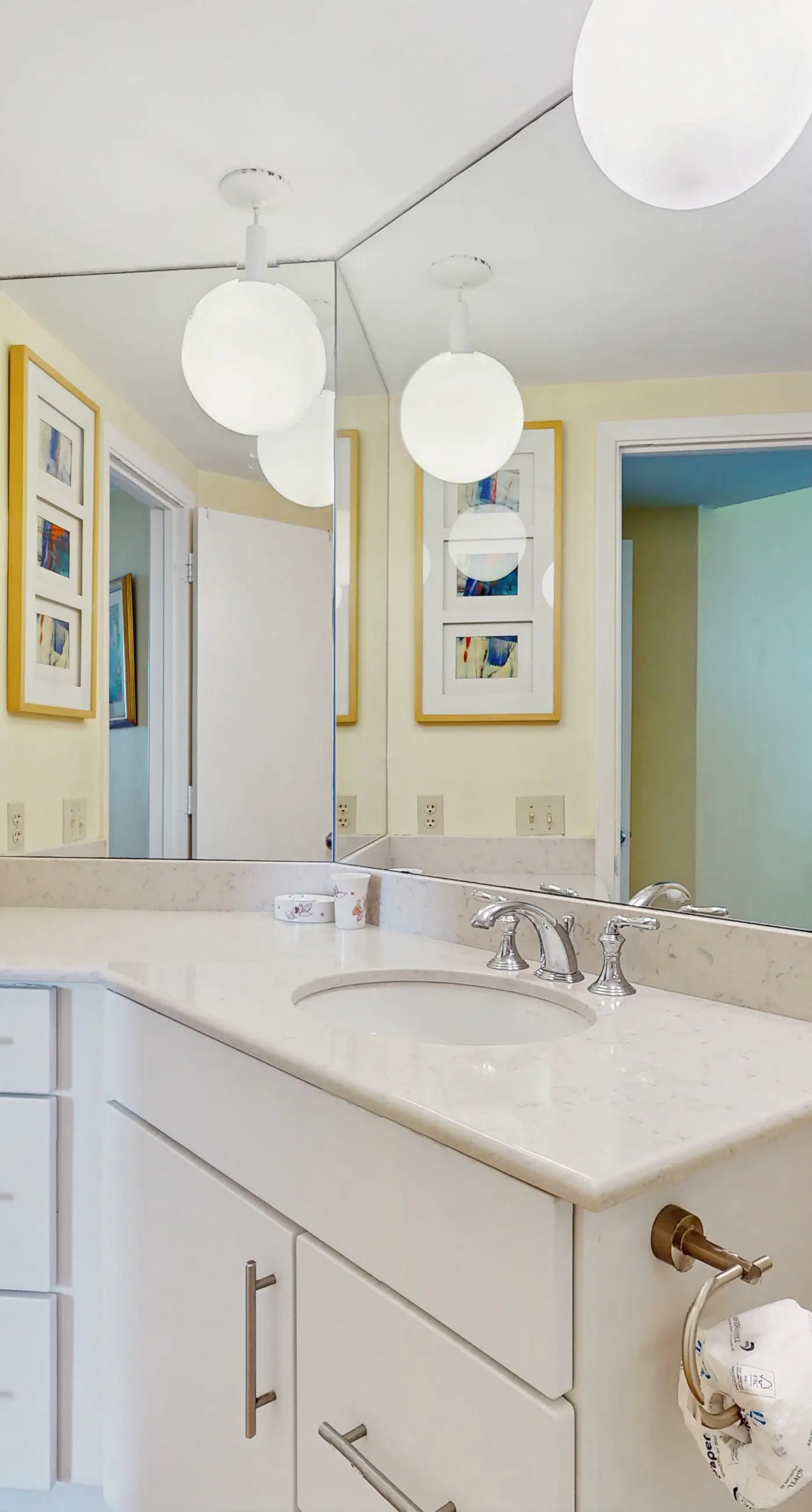 Stunning oceanfront top-floor condo with Gulf views, central AC & pool access