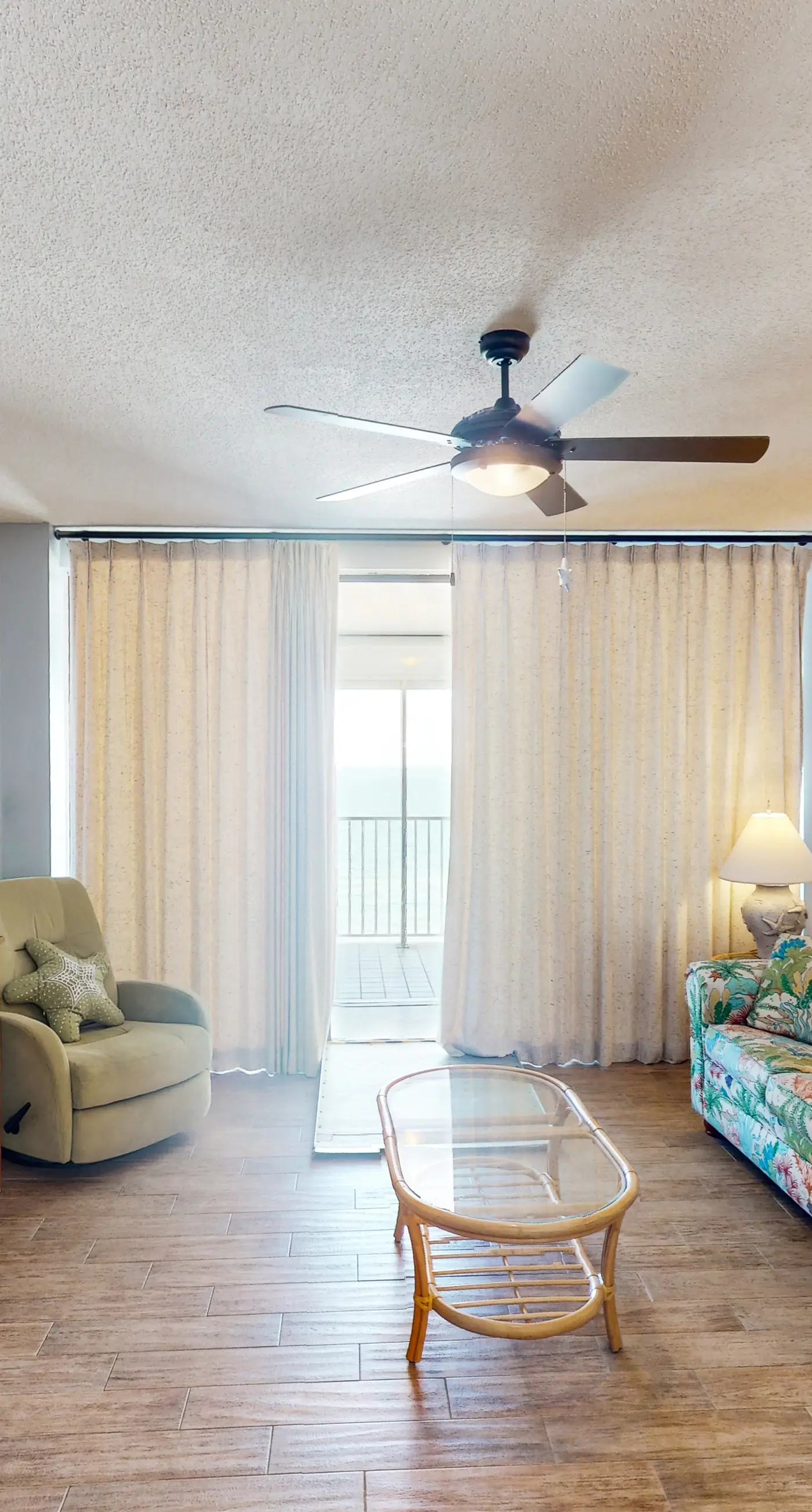 Beachfront corner condo with stunning Gulf views, pools, hot tub & fitness center