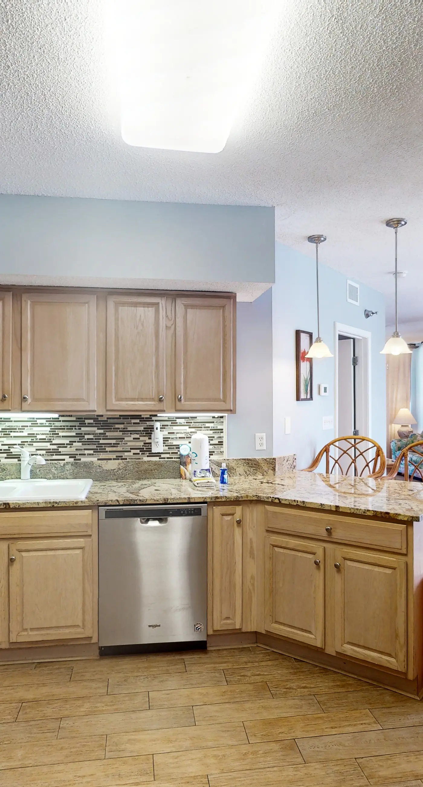 Beachfront corner condo with stunning Gulf views, pools, hot tub & fitness center