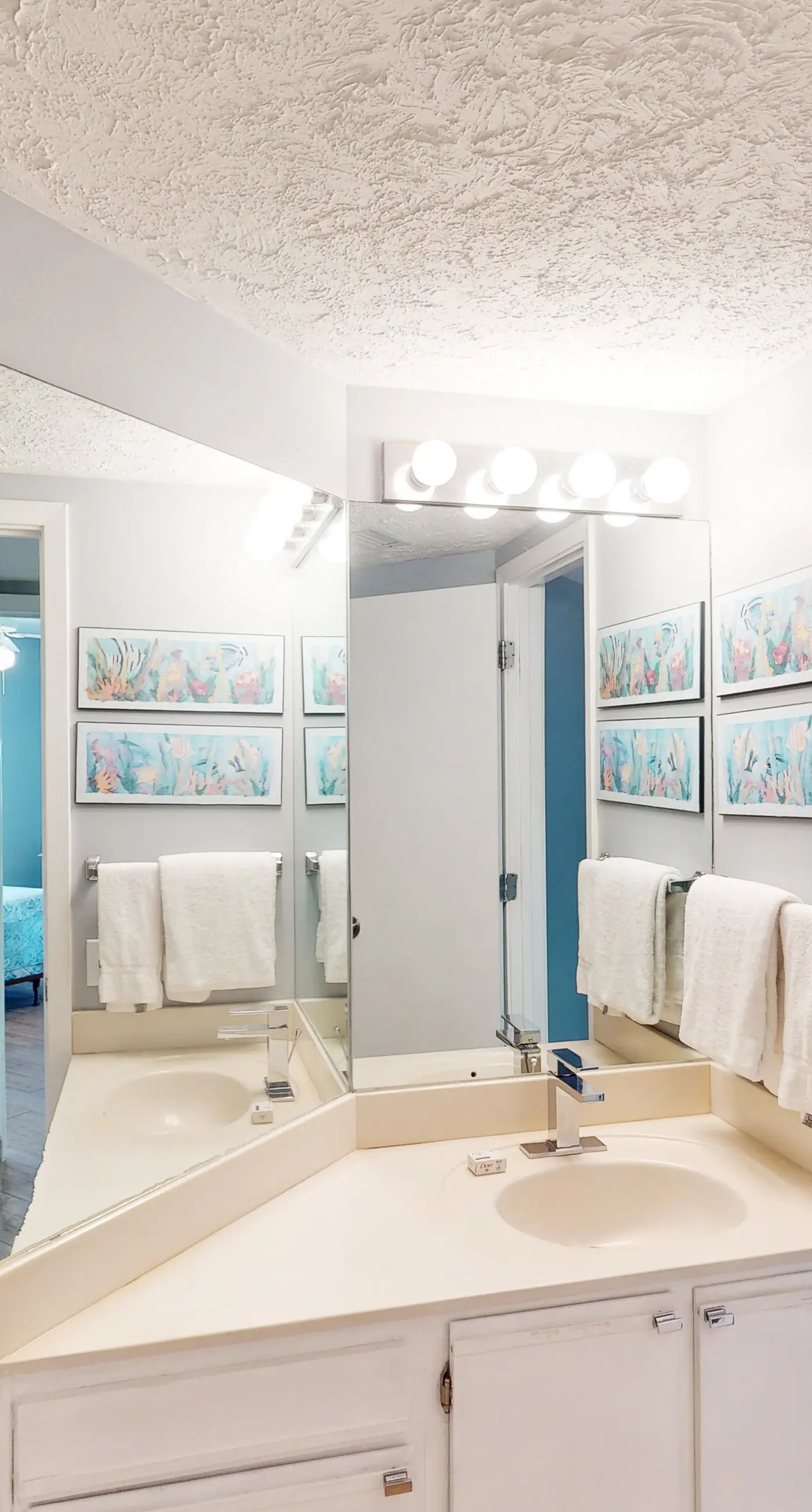 Beachfront corner condo with stunning Gulf views, pools, hot tub & fitness center