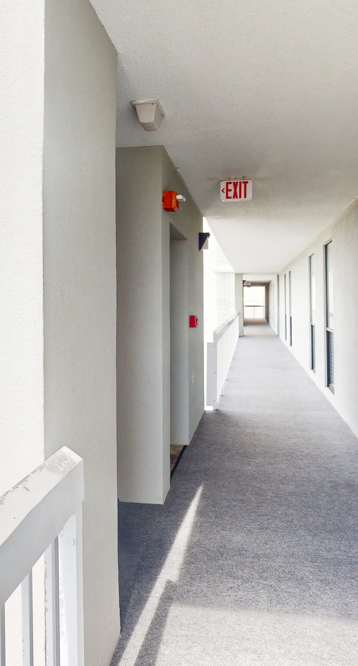 Beachfront corner condo with stunning Gulf views, pools, hot tub & fitness center