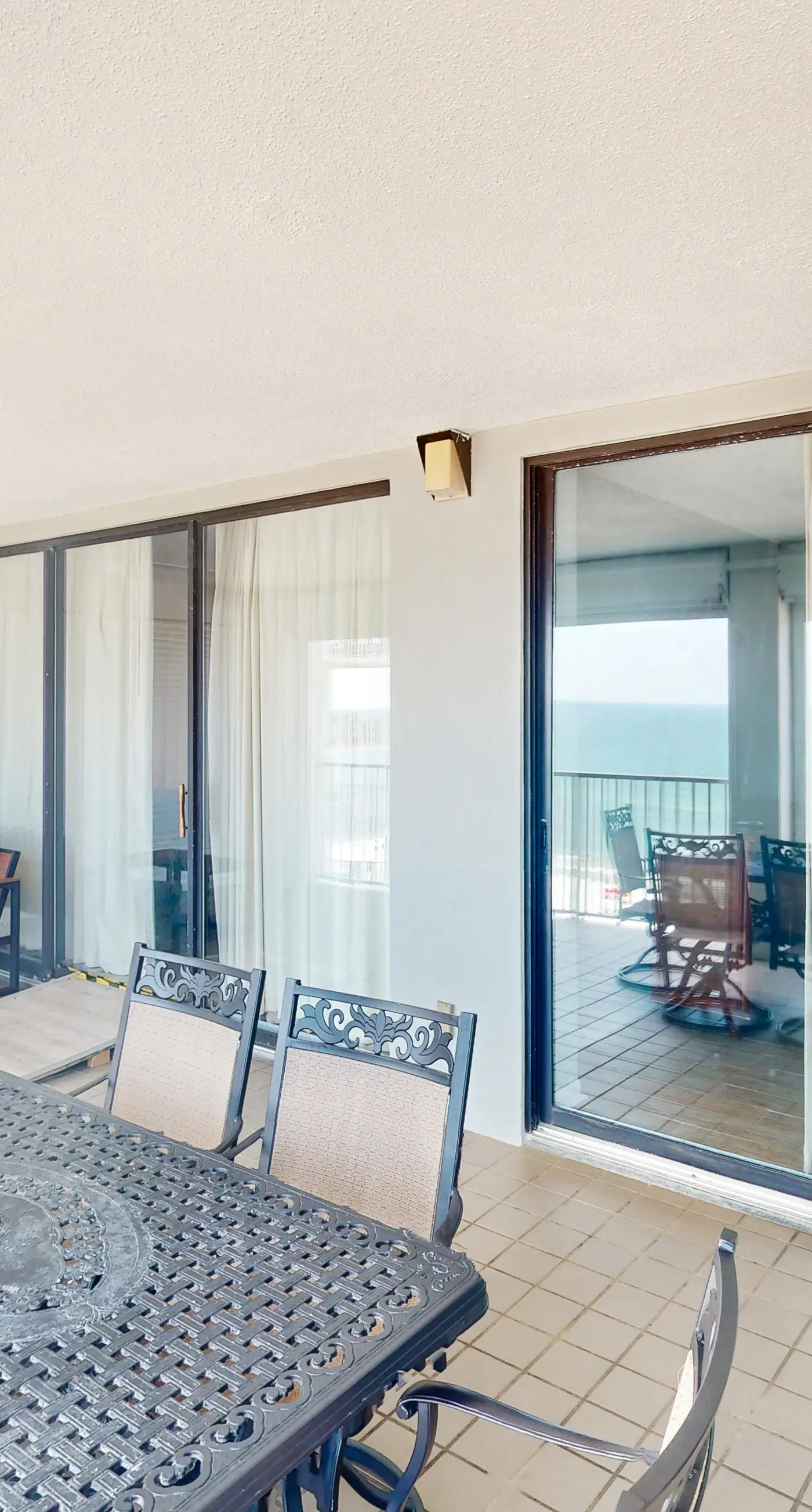 Beachfront corner condo with stunning Gulf views, pools, hot tub & fitness center