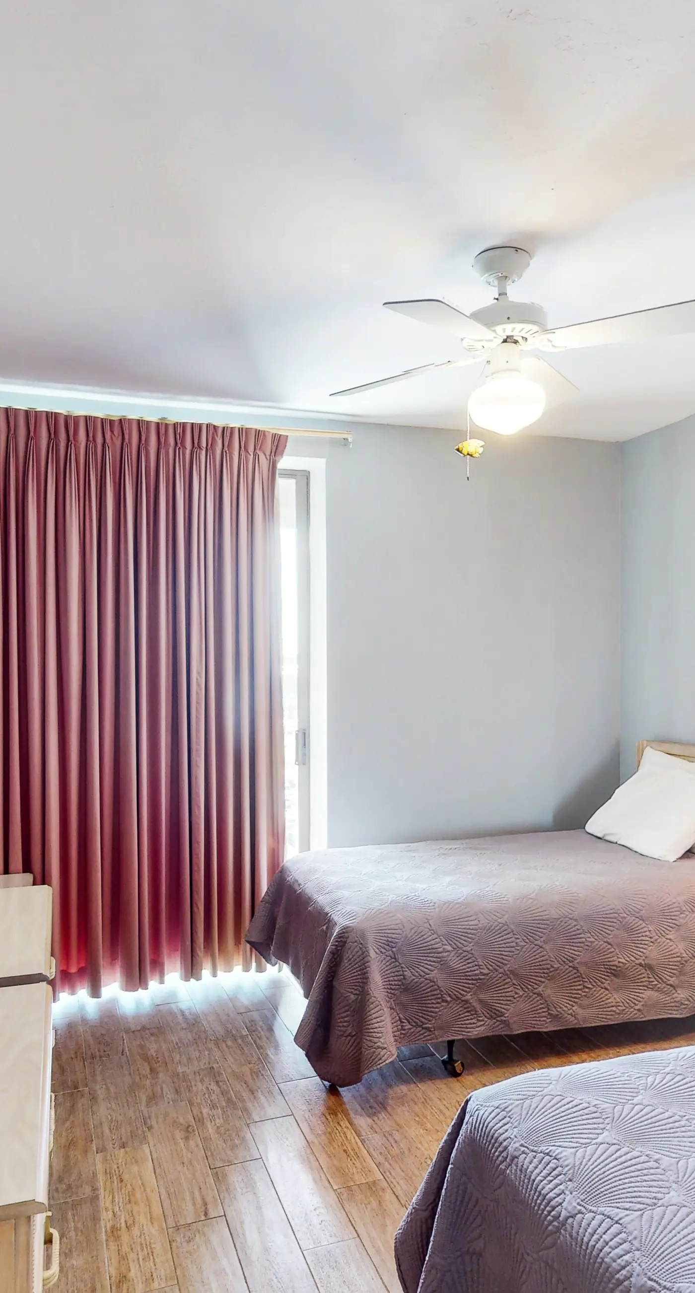 Beachfront corner condo with stunning Gulf views, pools, hot tub & fitness center