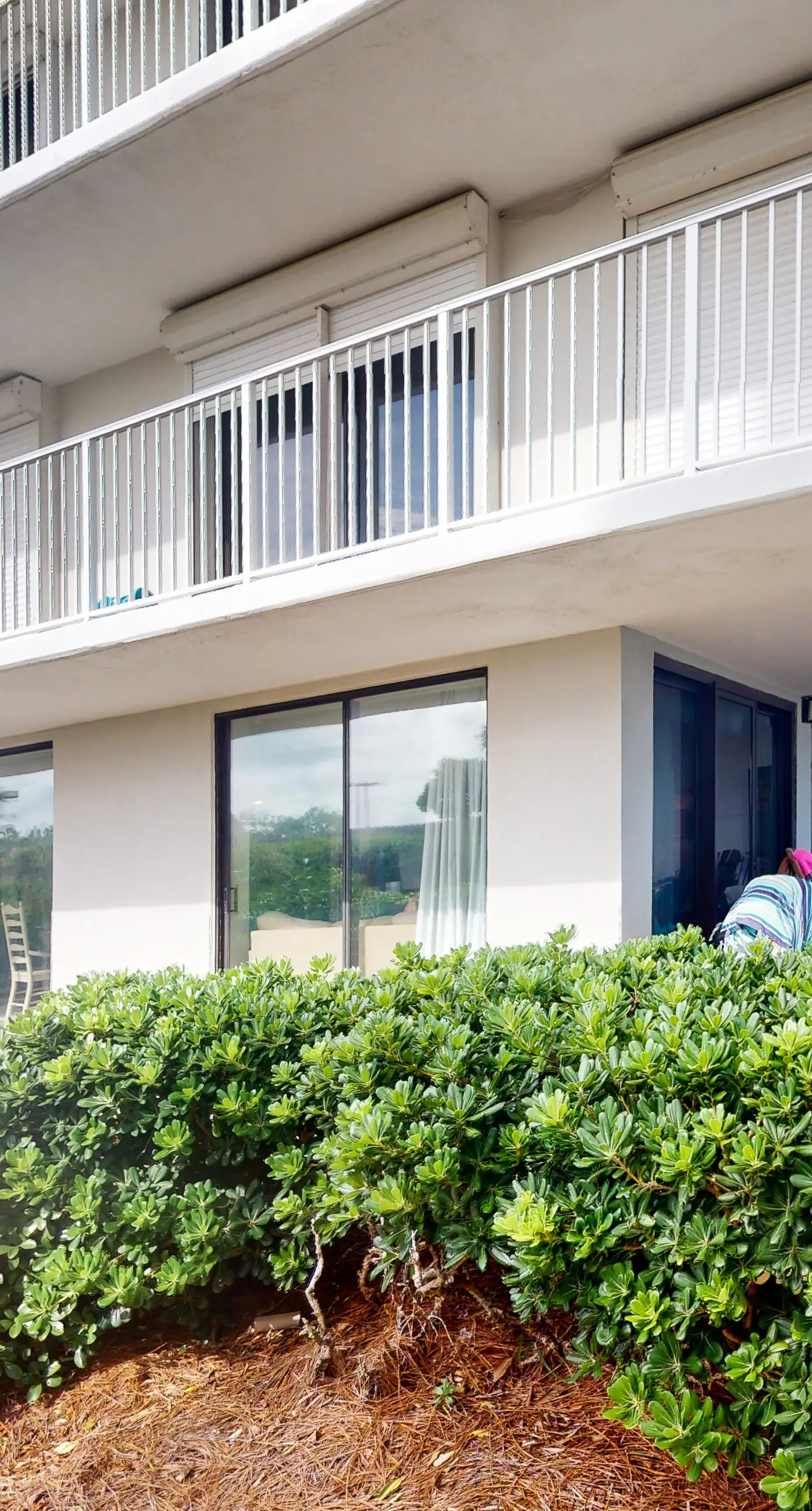 Beachfront corner condo with stunning Gulf views, pools, hot tub & fitness center