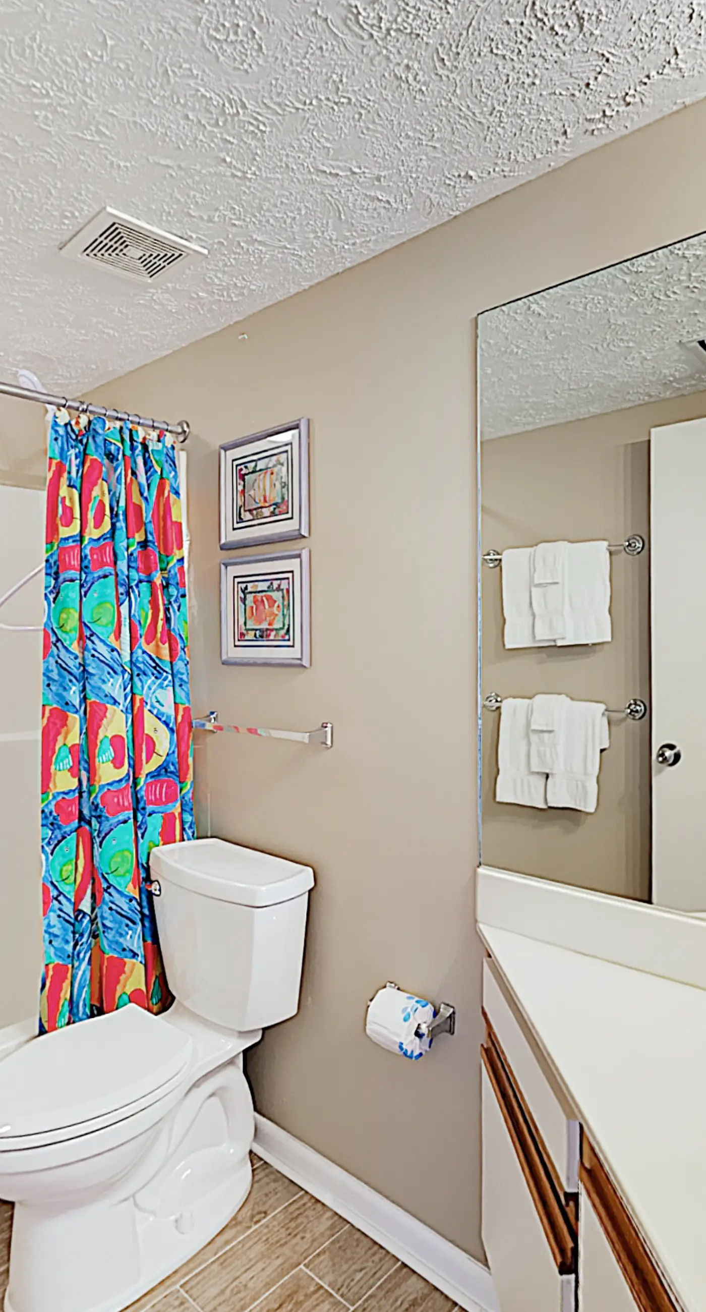 Beachfront corner condo with stunning Gulf views, pools, hot tub & fitness center