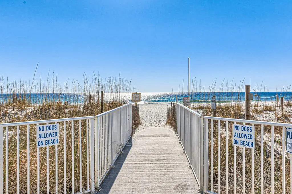 Beachfront corner condo with stunning Gulf views, pools, hot tub & fitness center