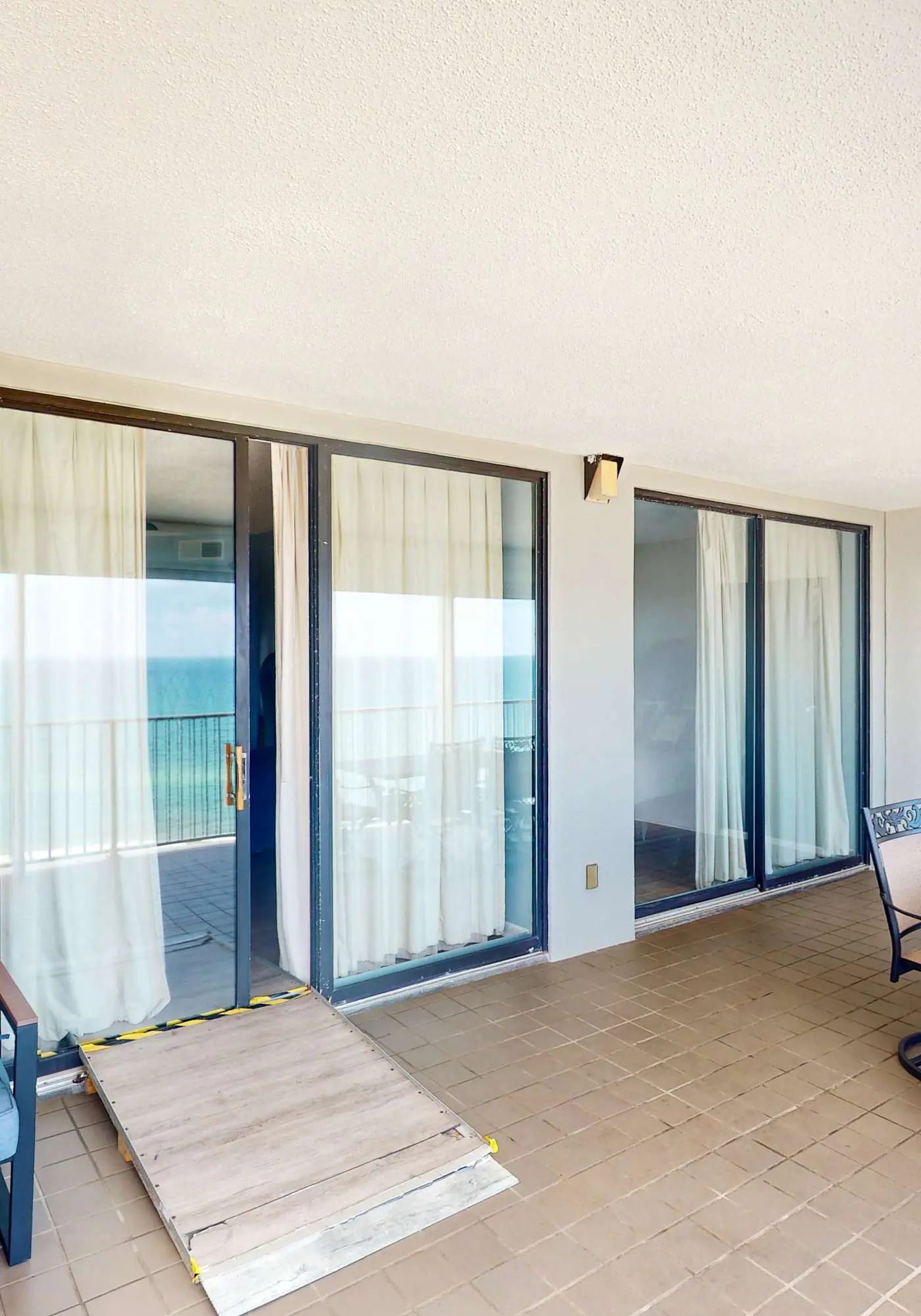 Beachfront corner condo with stunning Gulf views, pools, hot tub & fitness center