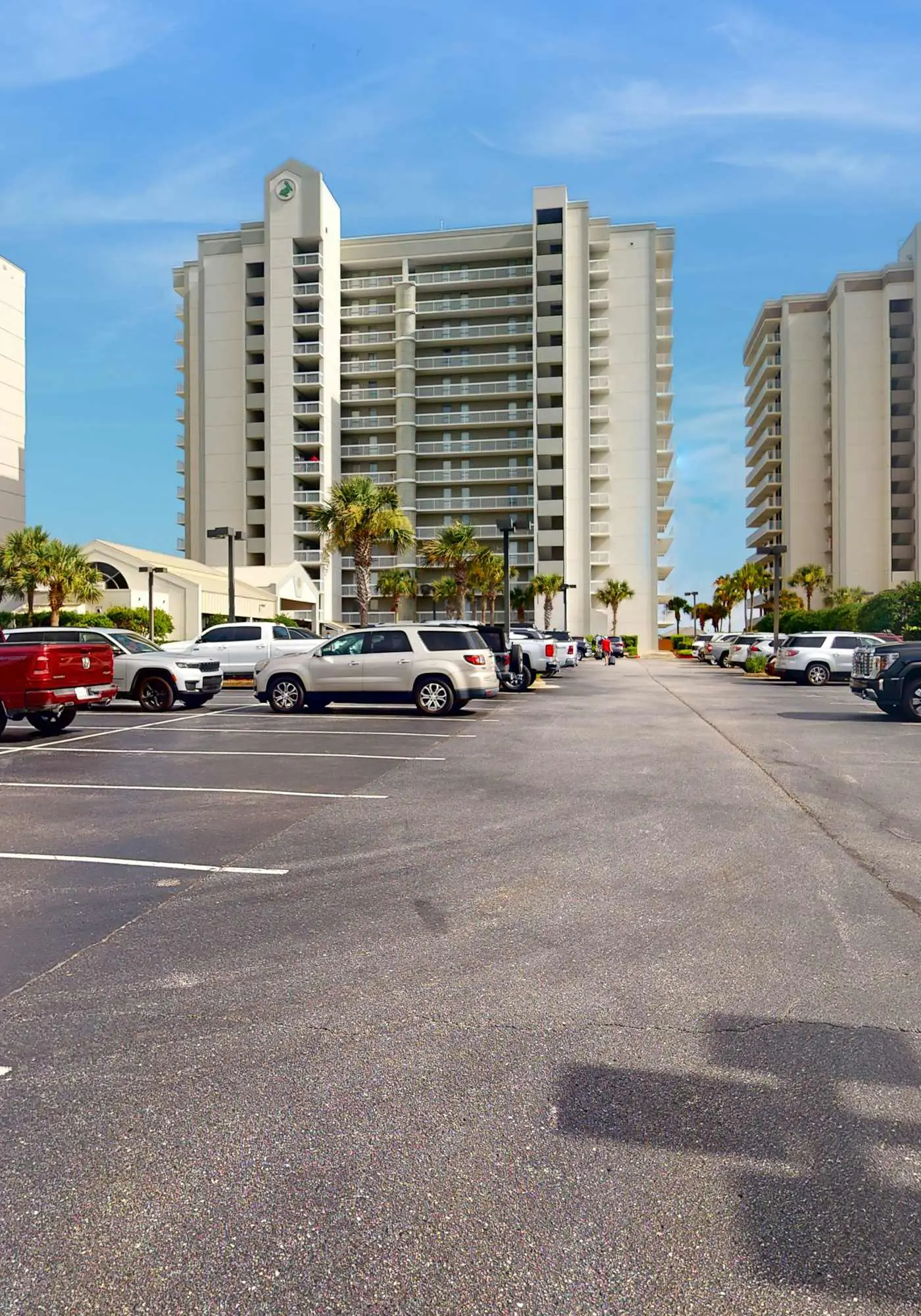 Beachfront corner condo with stunning Gulf views, pools, hot tub & fitness center