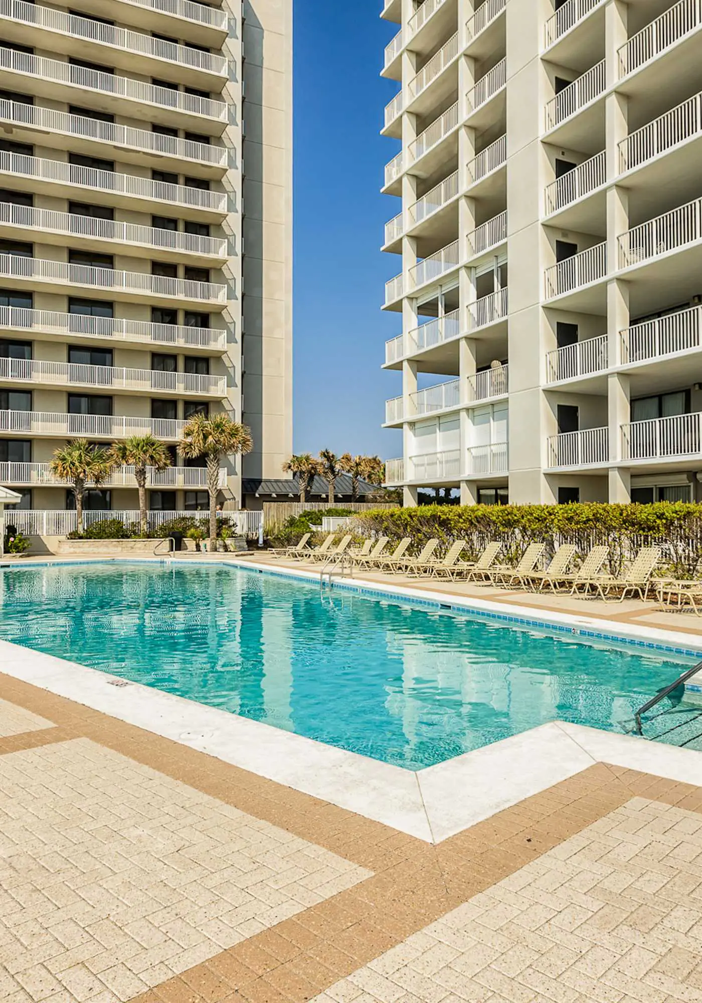 Beachfront corner condo with stunning Gulf views, pools, hot tub & fitness center