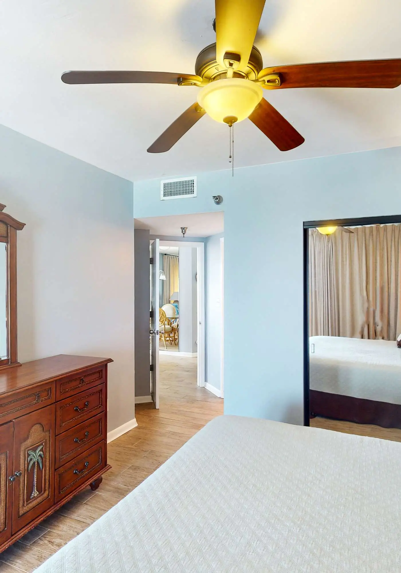 Beachfront corner condo with stunning Gulf views, pools, hot tub & fitness center