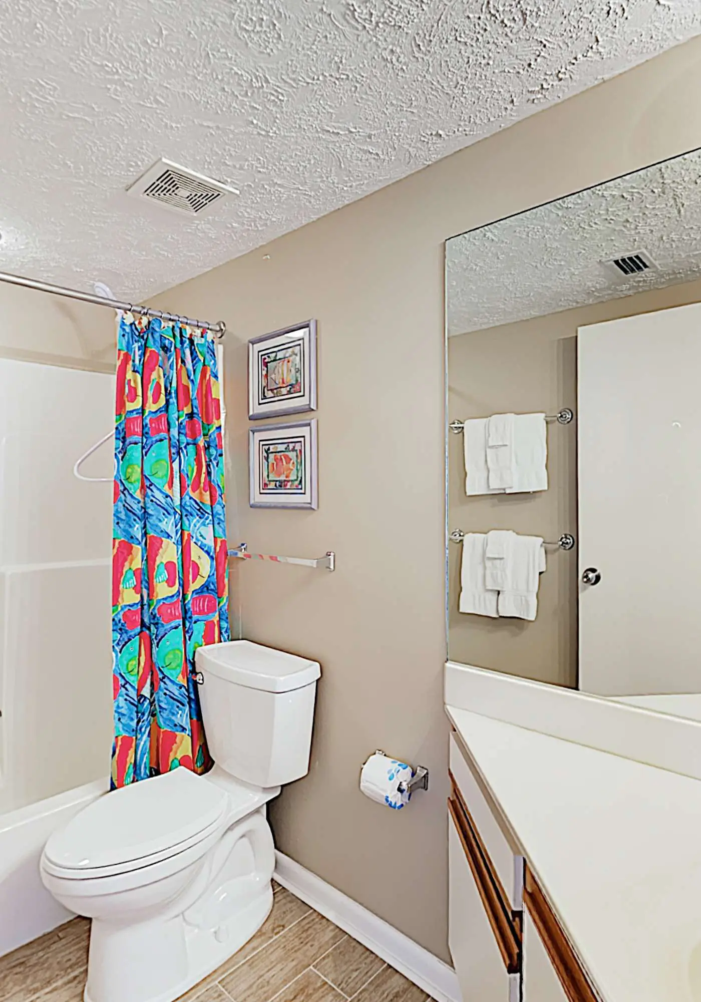 Beachfront corner condo with stunning Gulf views, pools, hot tub & fitness center