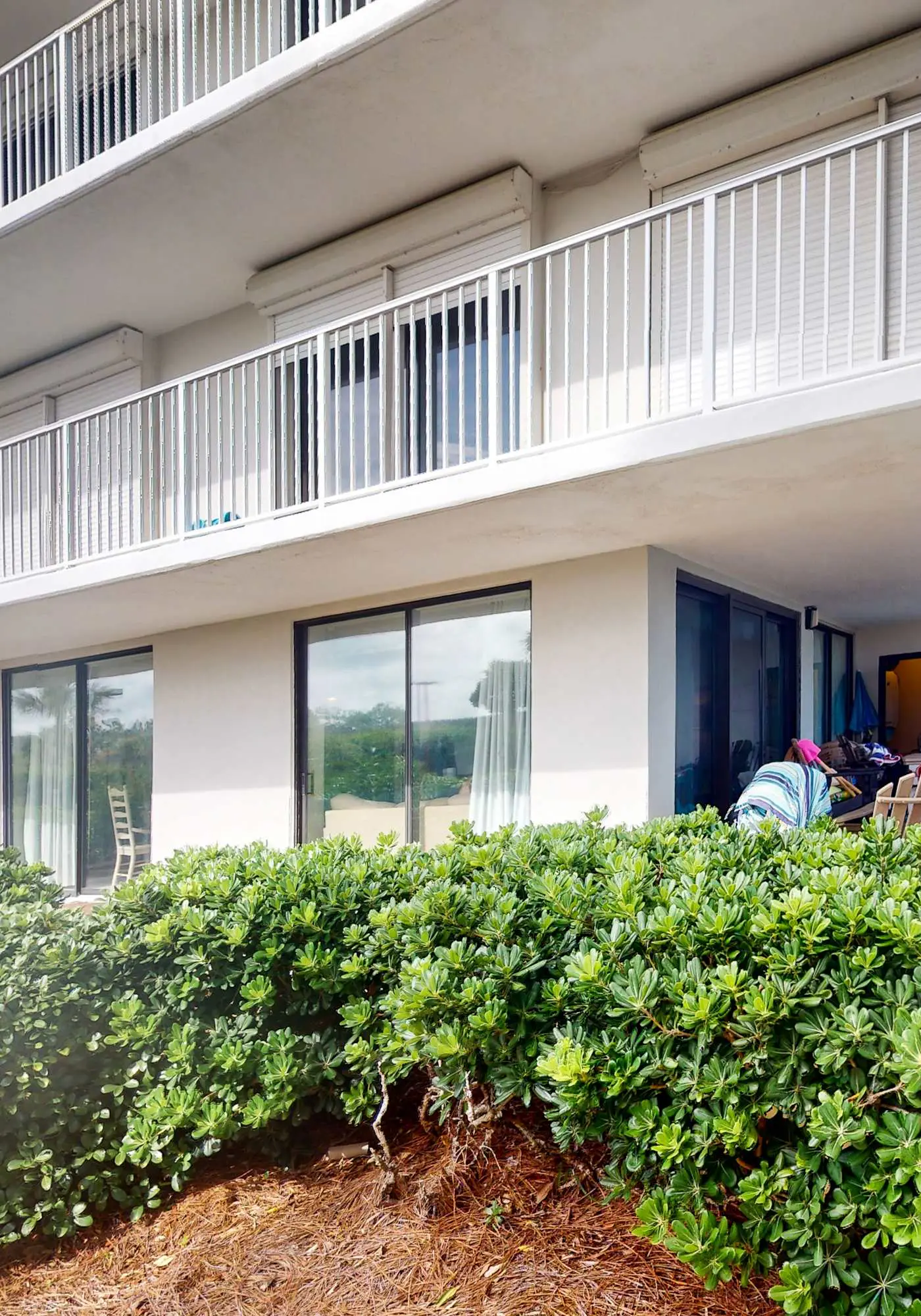 Beachfront corner condo with stunning Gulf views, pools, hot tub & fitness center