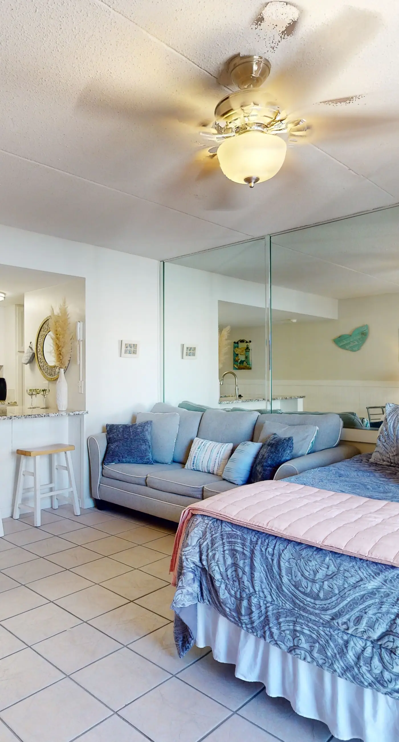 Updated studio w/shared outdoor pools and tennis court, family-friendly, & more!