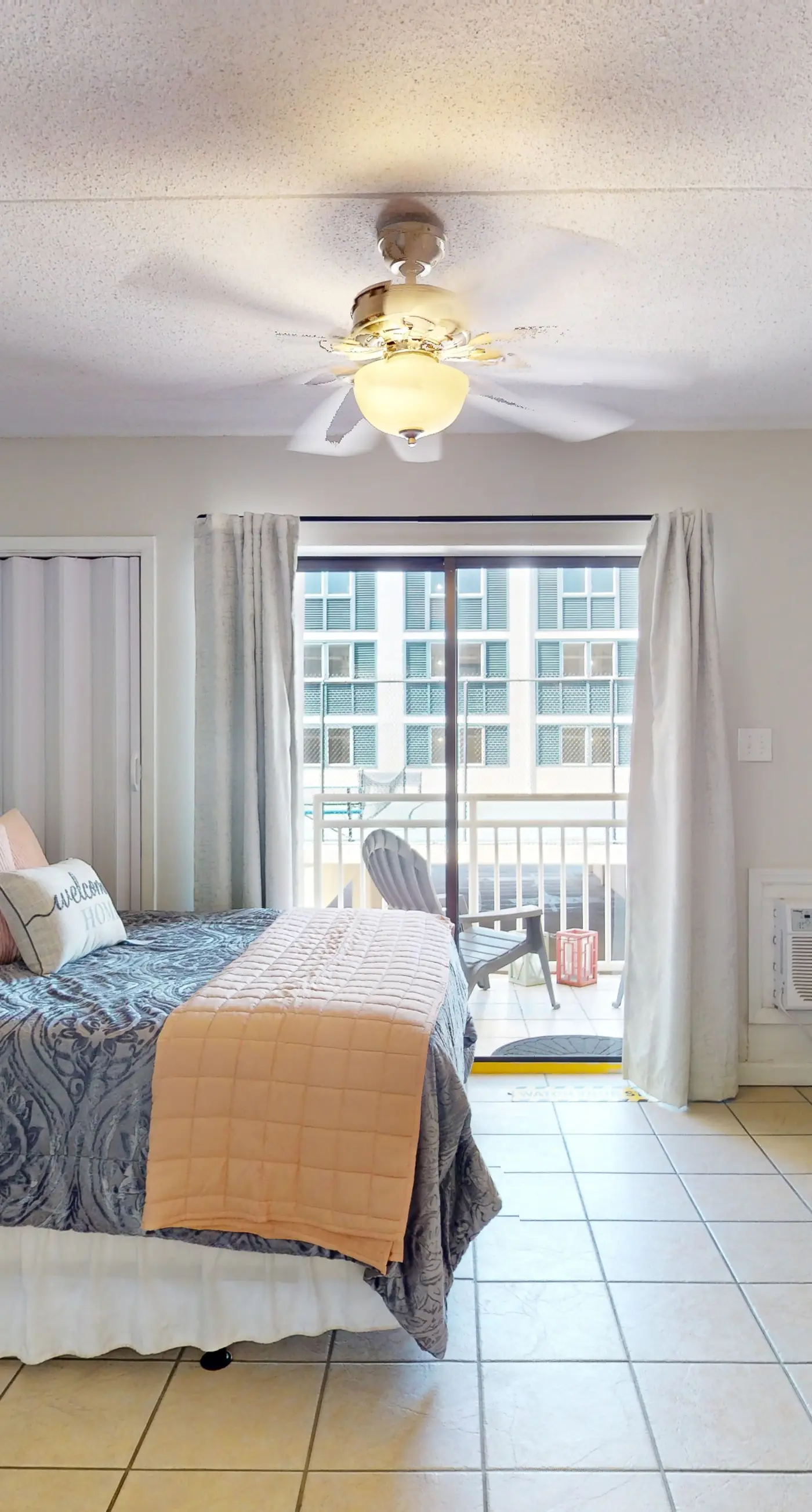 Updated studio w/shared outdoor pools and tennis court, family-friendly, & more!