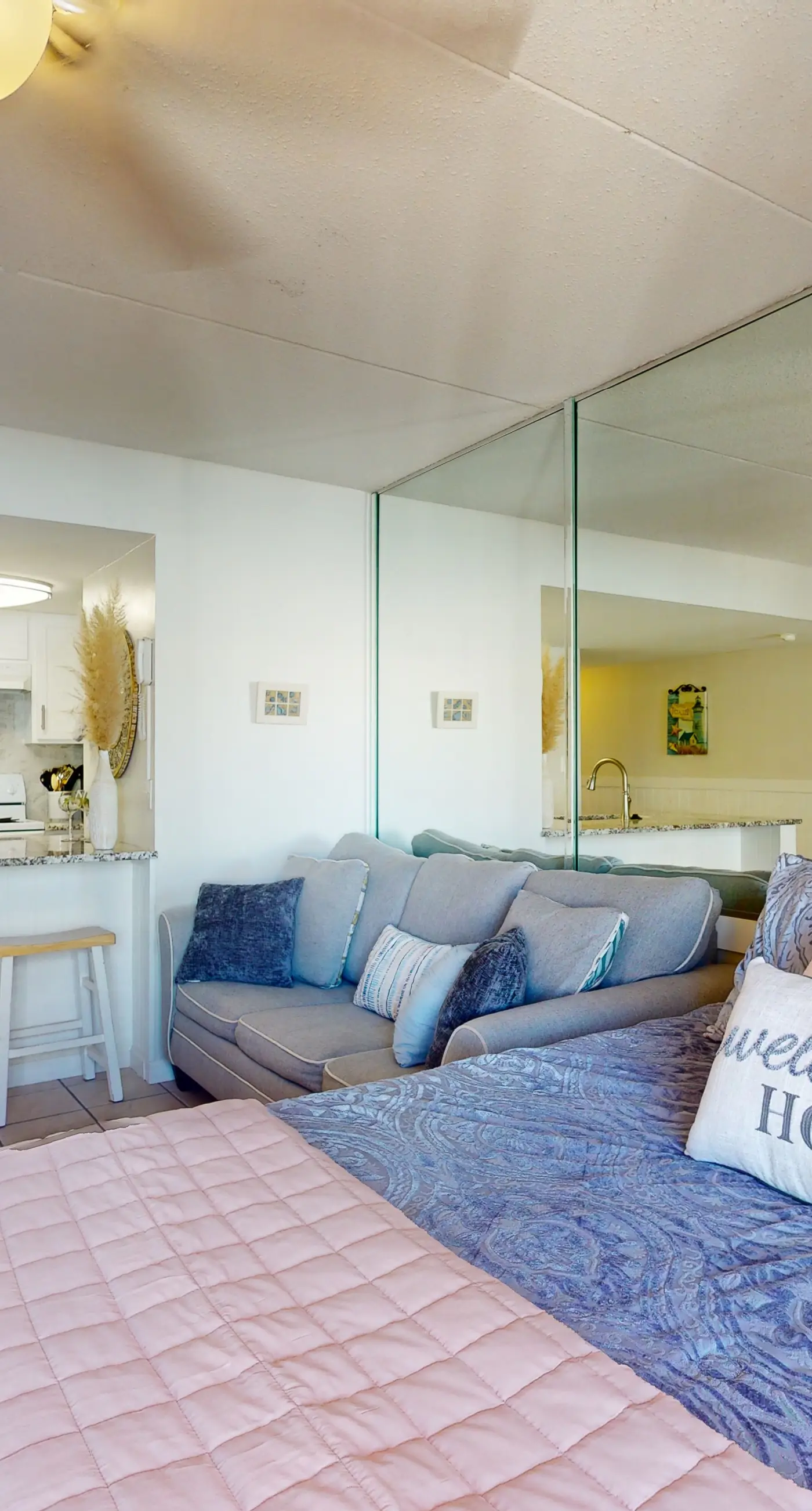 Updated studio w/shared outdoor pools and tennis court, family-friendly, & more!