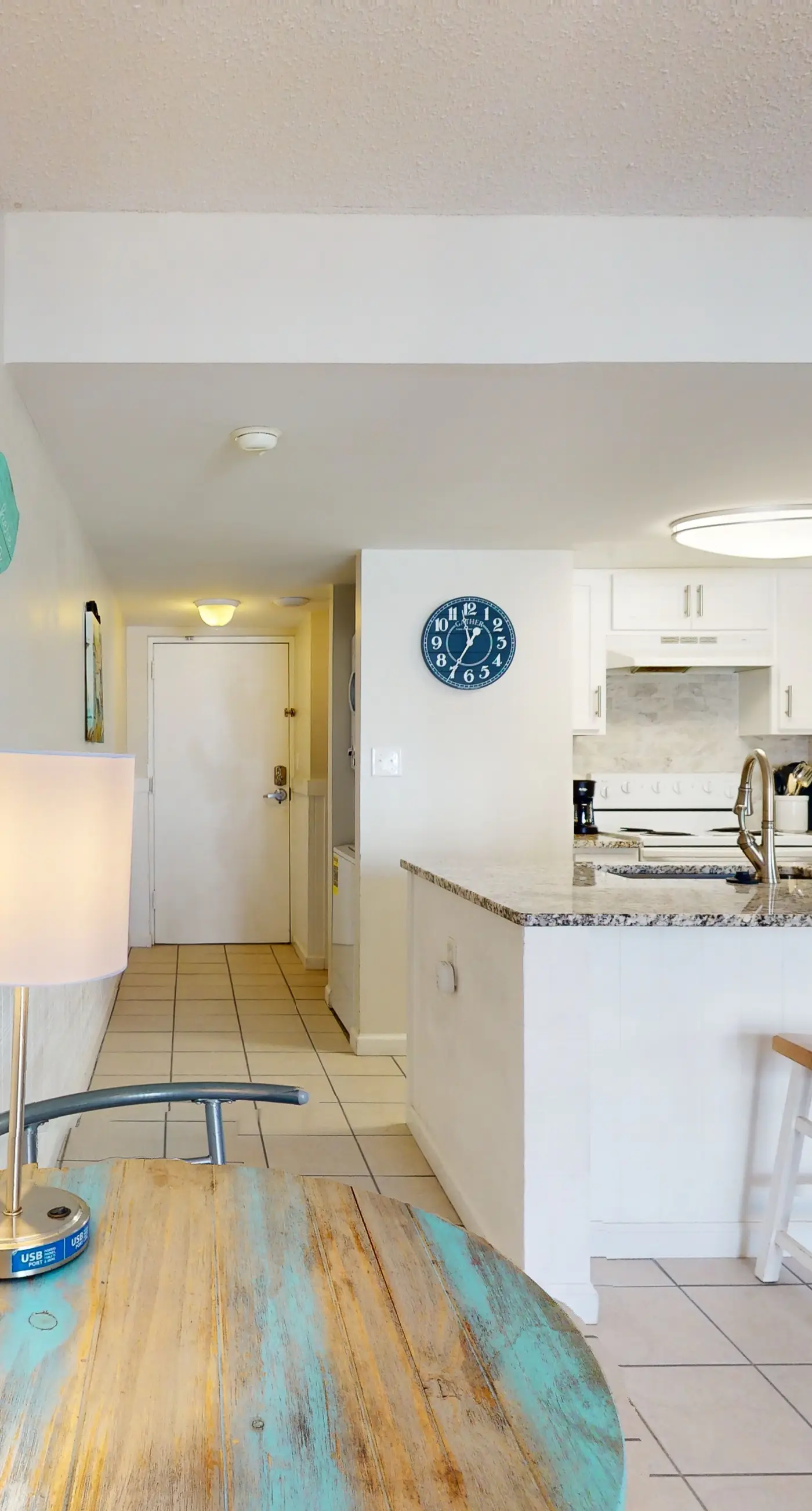 Updated studio w/shared outdoor pools and tennis court, family-friendly, & more!