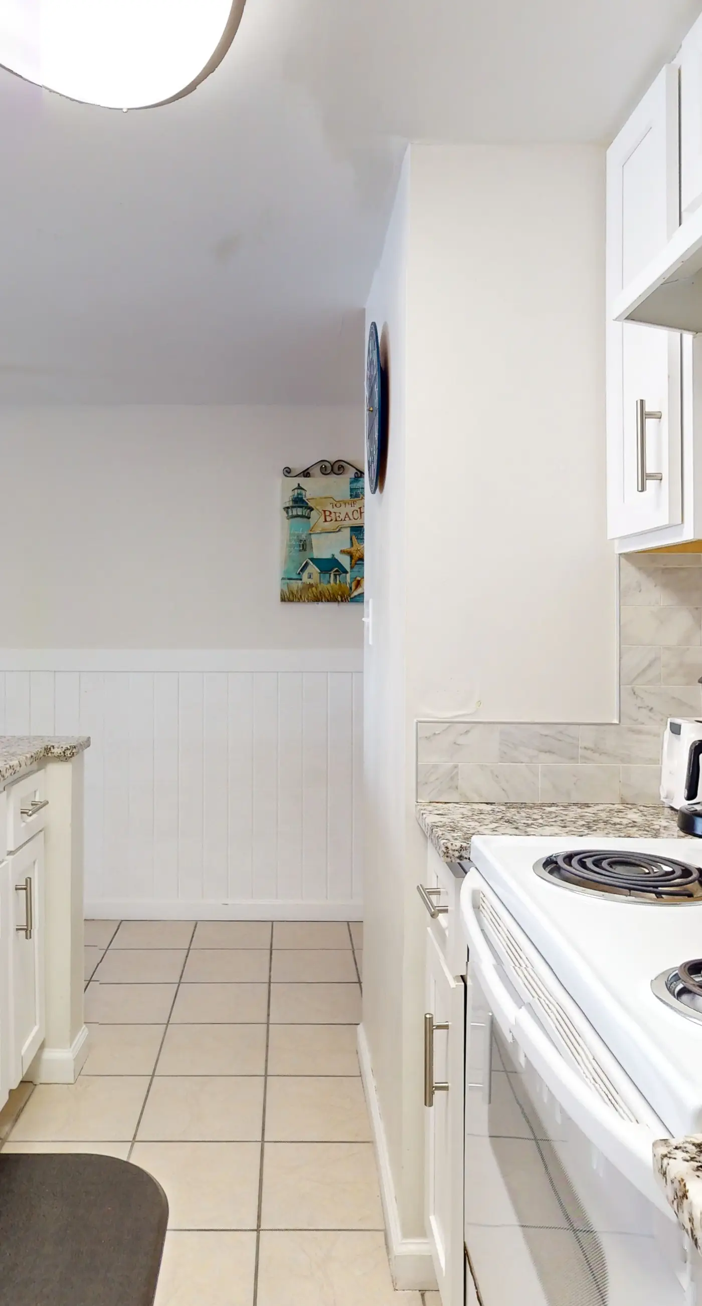 Updated studio w/shared outdoor pools and tennis court, family-friendly, & more!