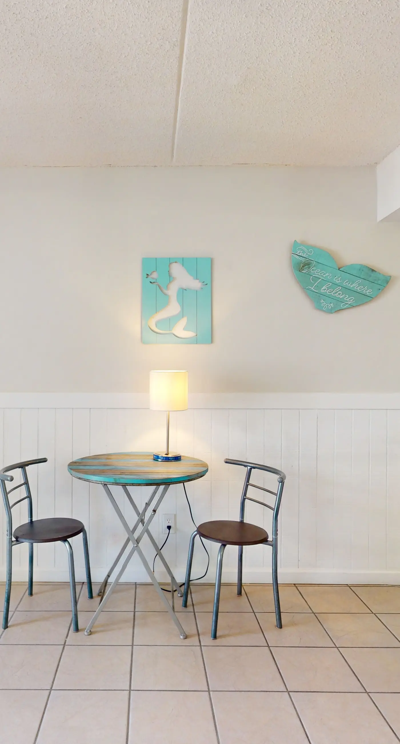 Updated studio w/shared outdoor pools and tennis court, family-friendly, & more!