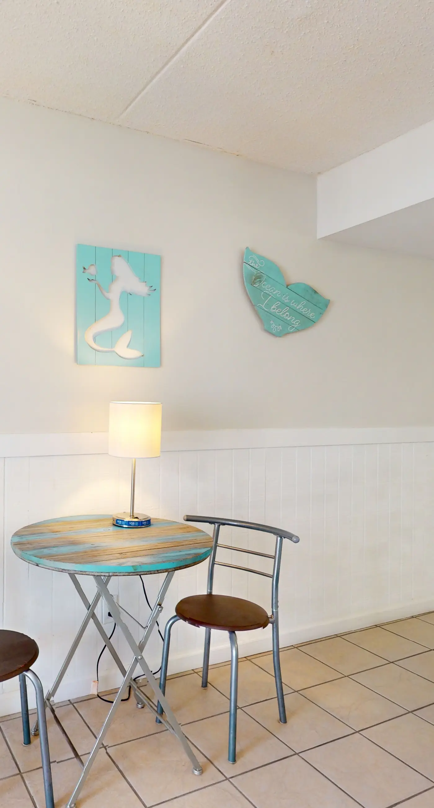 Updated studio w/shared outdoor pools and tennis court, family-friendly, & more!