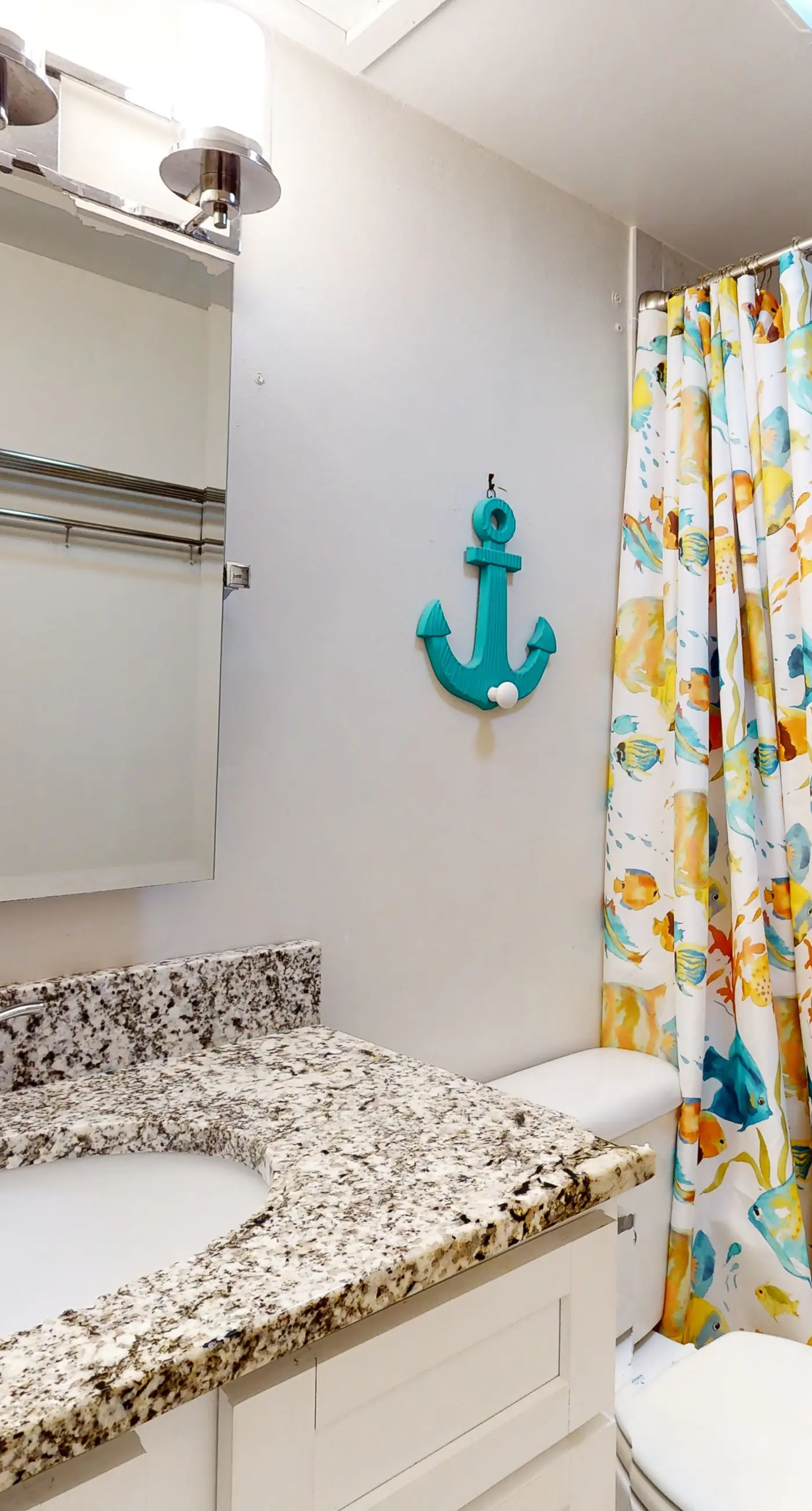 Updated studio w/shared outdoor pools and tennis court, family-friendly, & more!