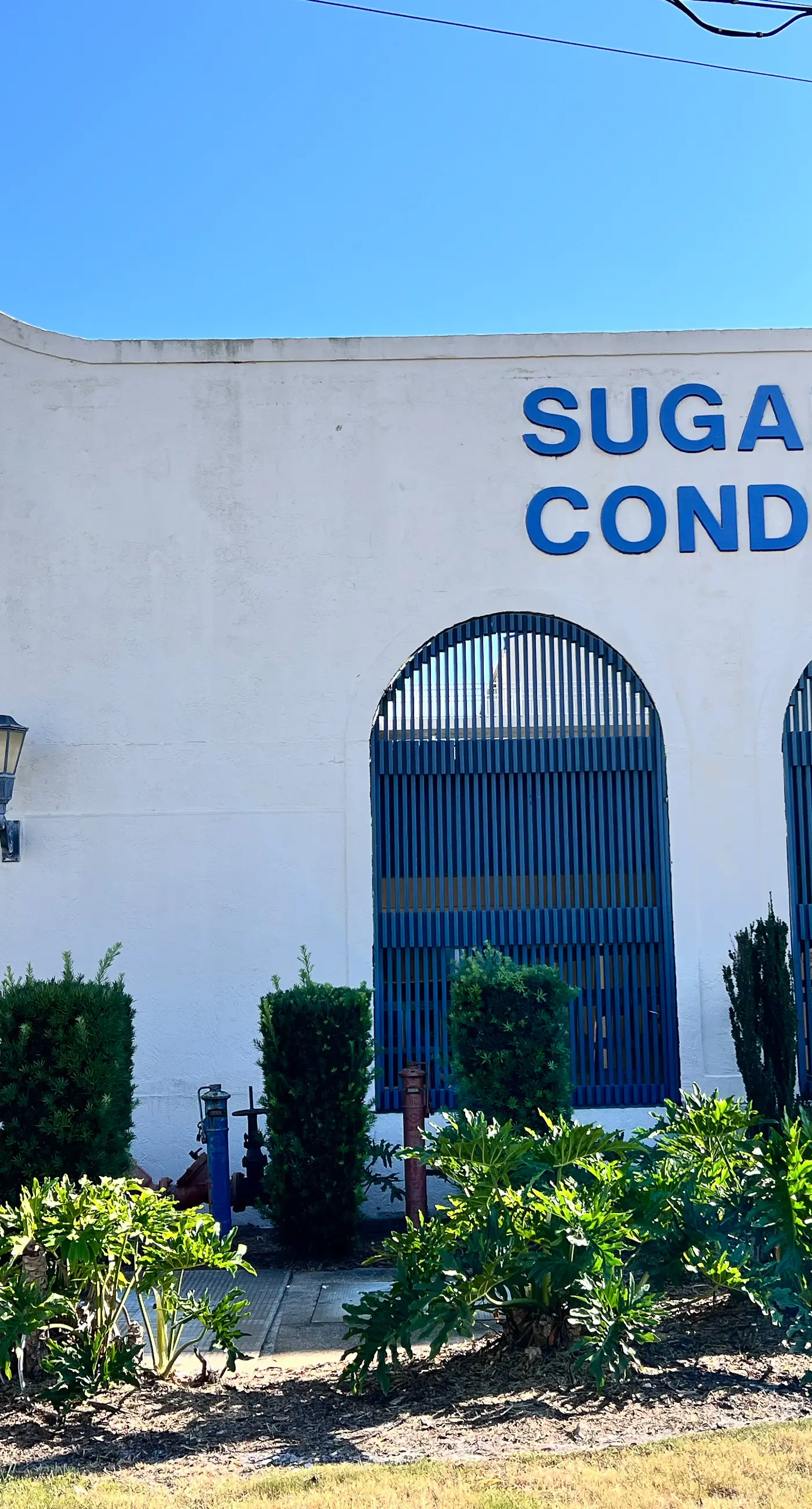 Updated studio w/shared outdoor pools and tennis court, family-friendly, & more!