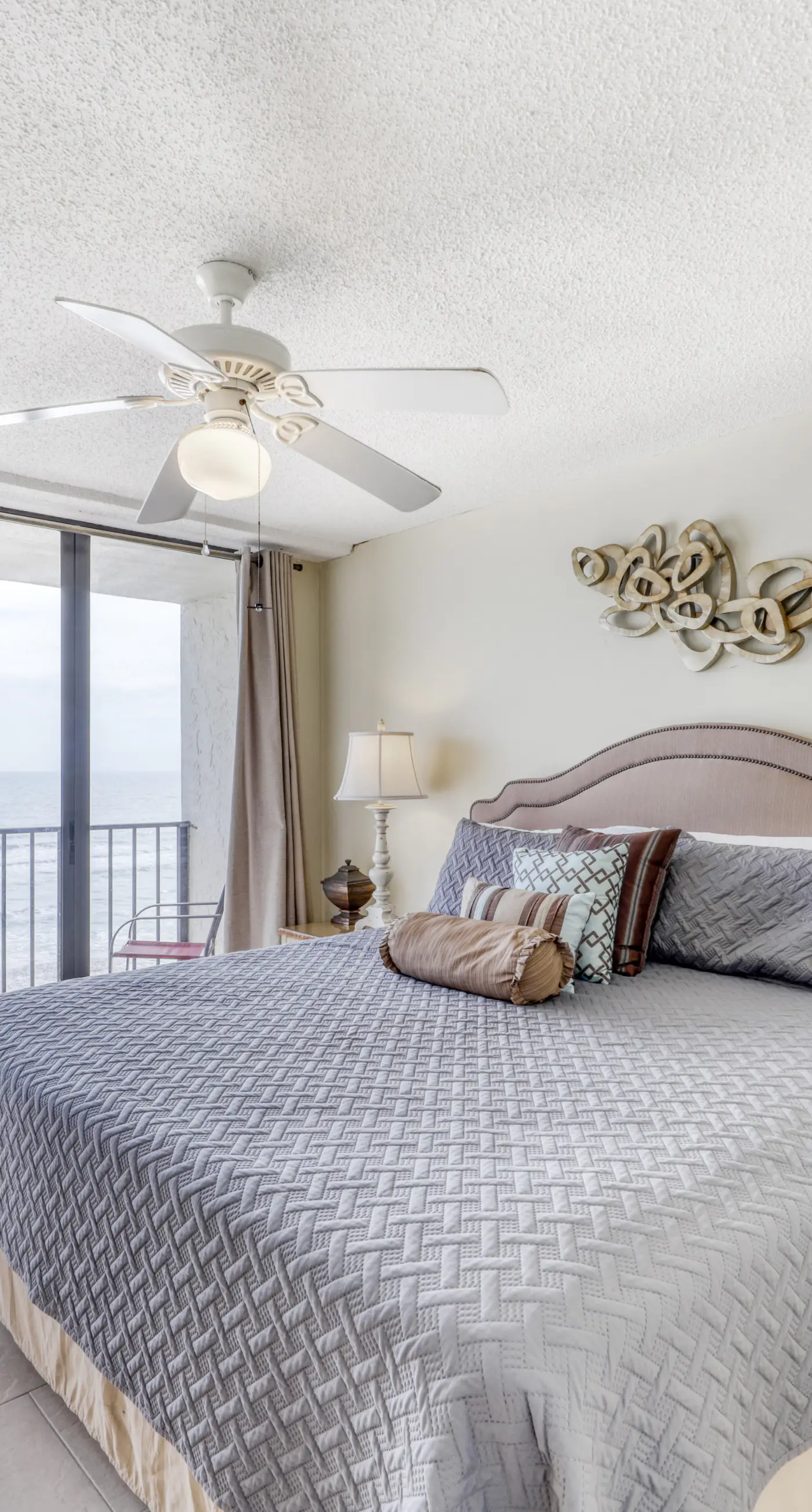 Fourth-floor beach condo w amazing views, indoor pool, & beach access