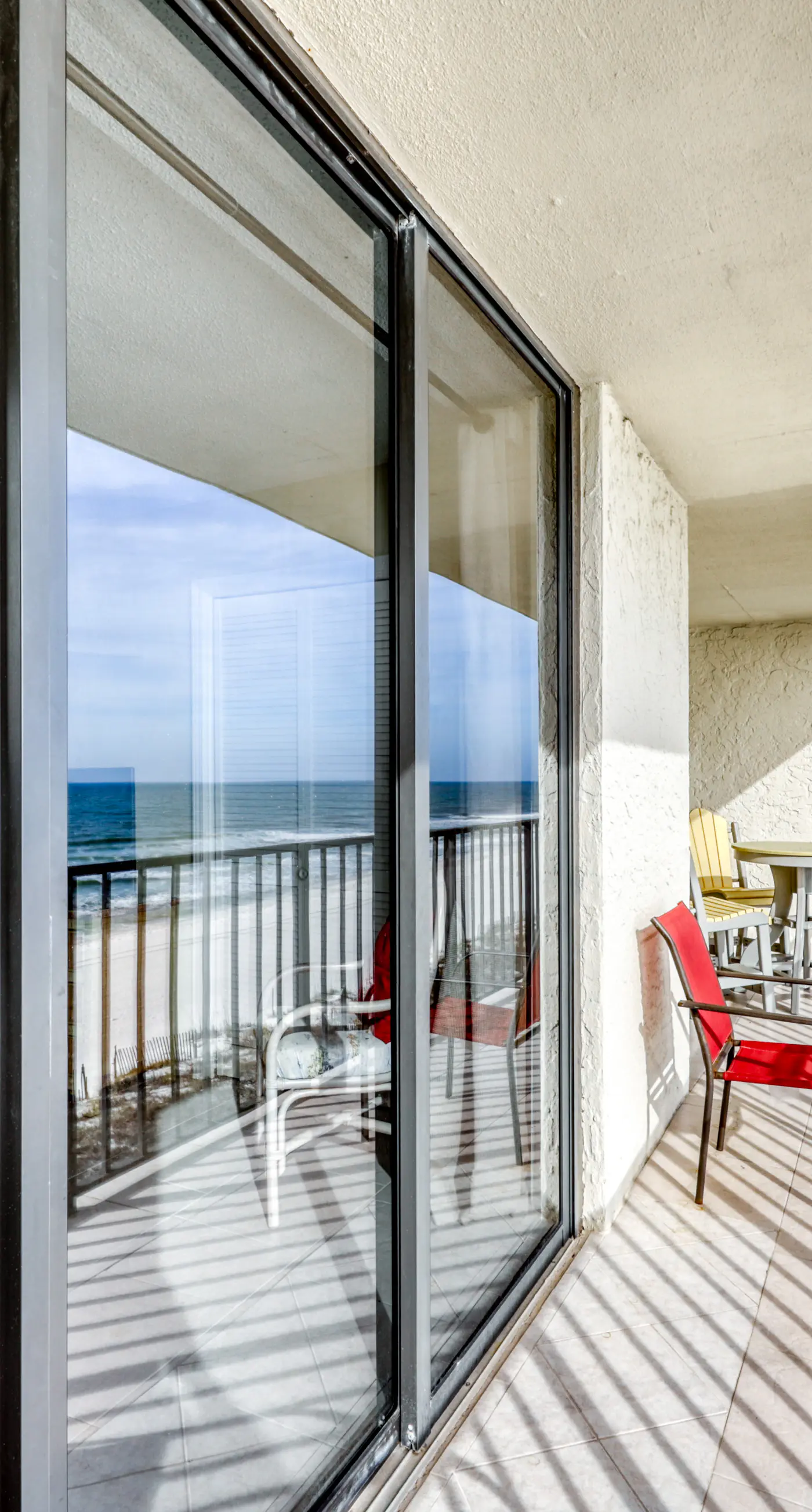 Fourth-floor beach condo w amazing views, indoor pool, & beach access