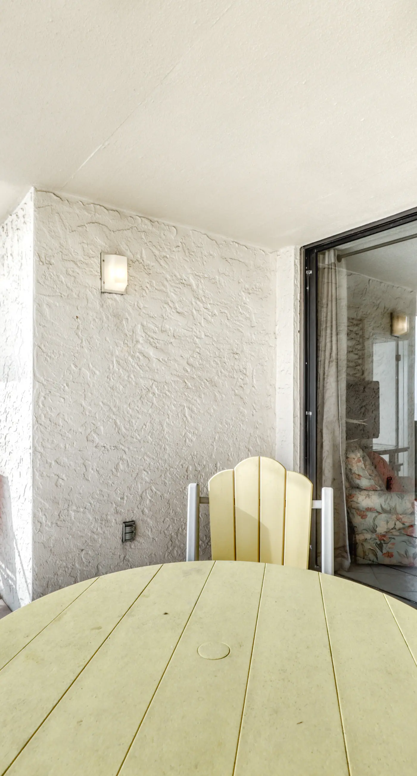 Fourth-floor beach condo w amazing views, indoor pool, & beach access