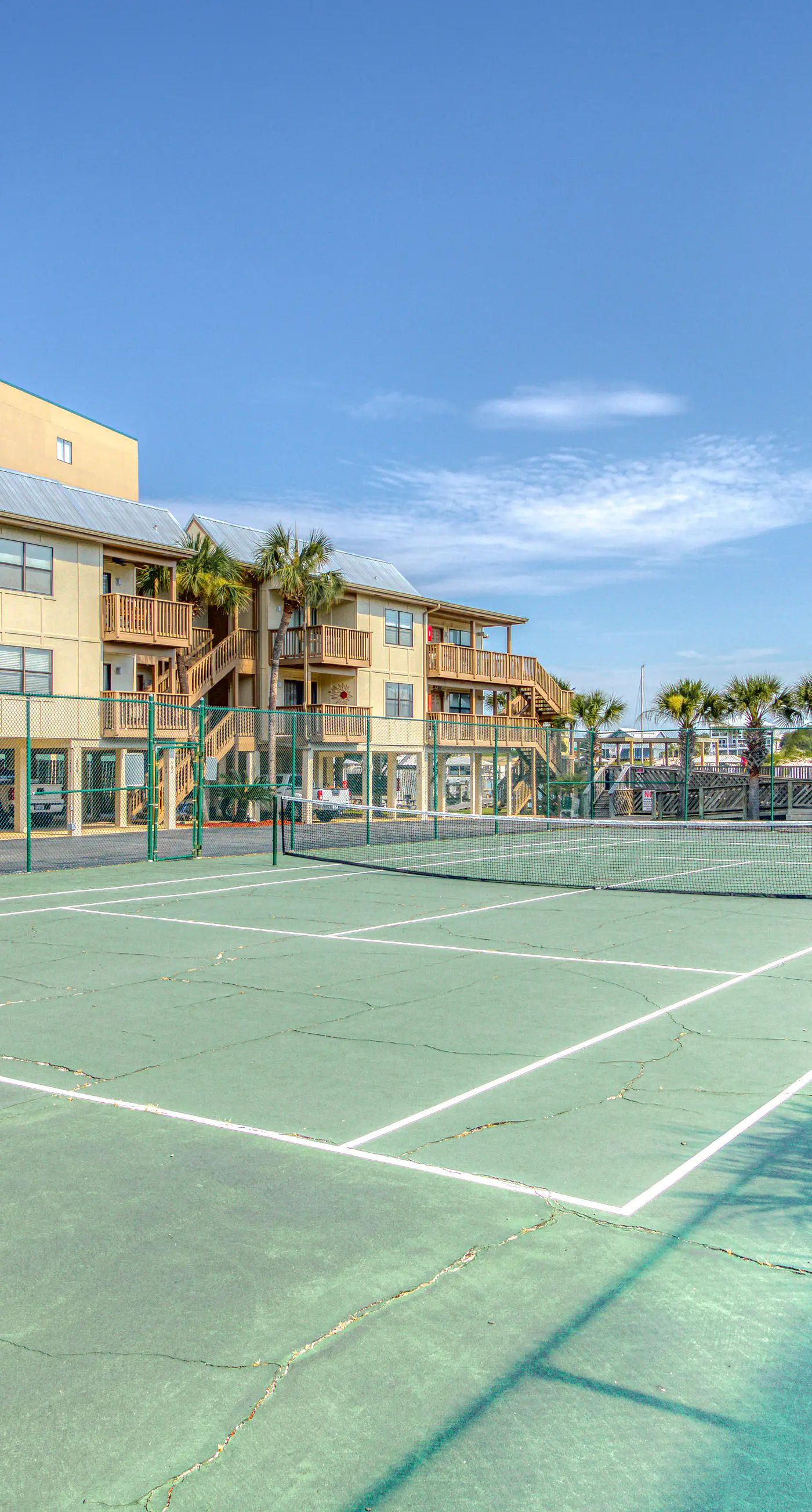 Fourth-floor beach condo w amazing views, indoor pool, & beach access