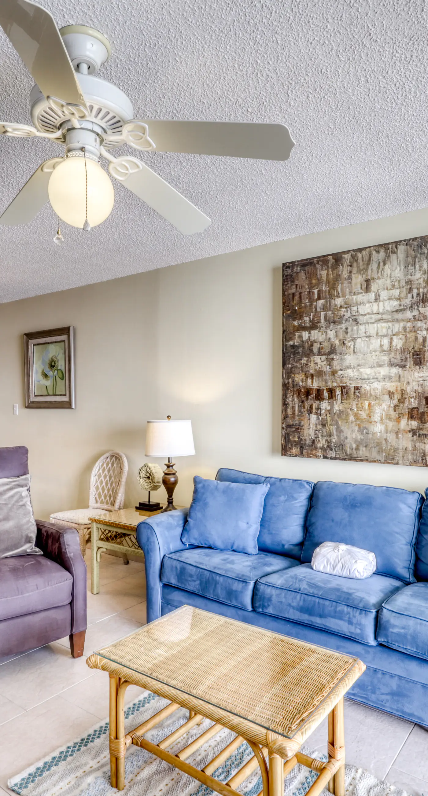 Fourth-floor beach condo w amazing views, indoor pool, & beach access