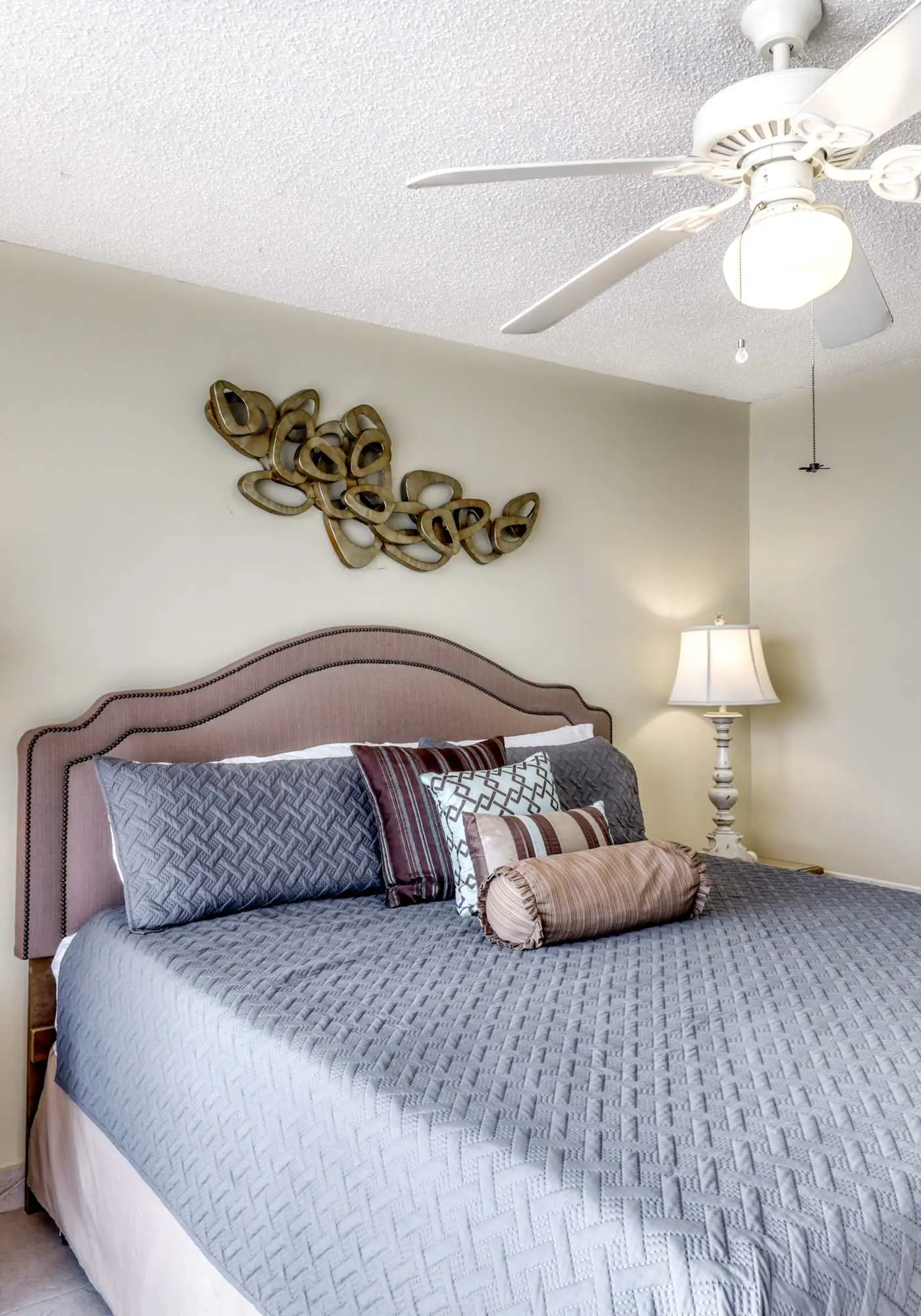 Fourth-floor beach condo w amazing views, indoor pool, & beach access