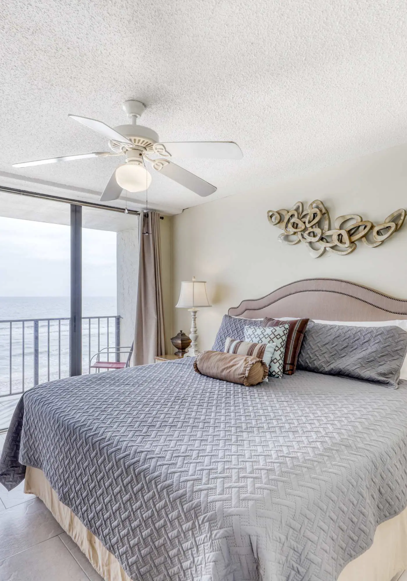 Fourth-floor beach condo w amazing views, indoor pool, & beach access