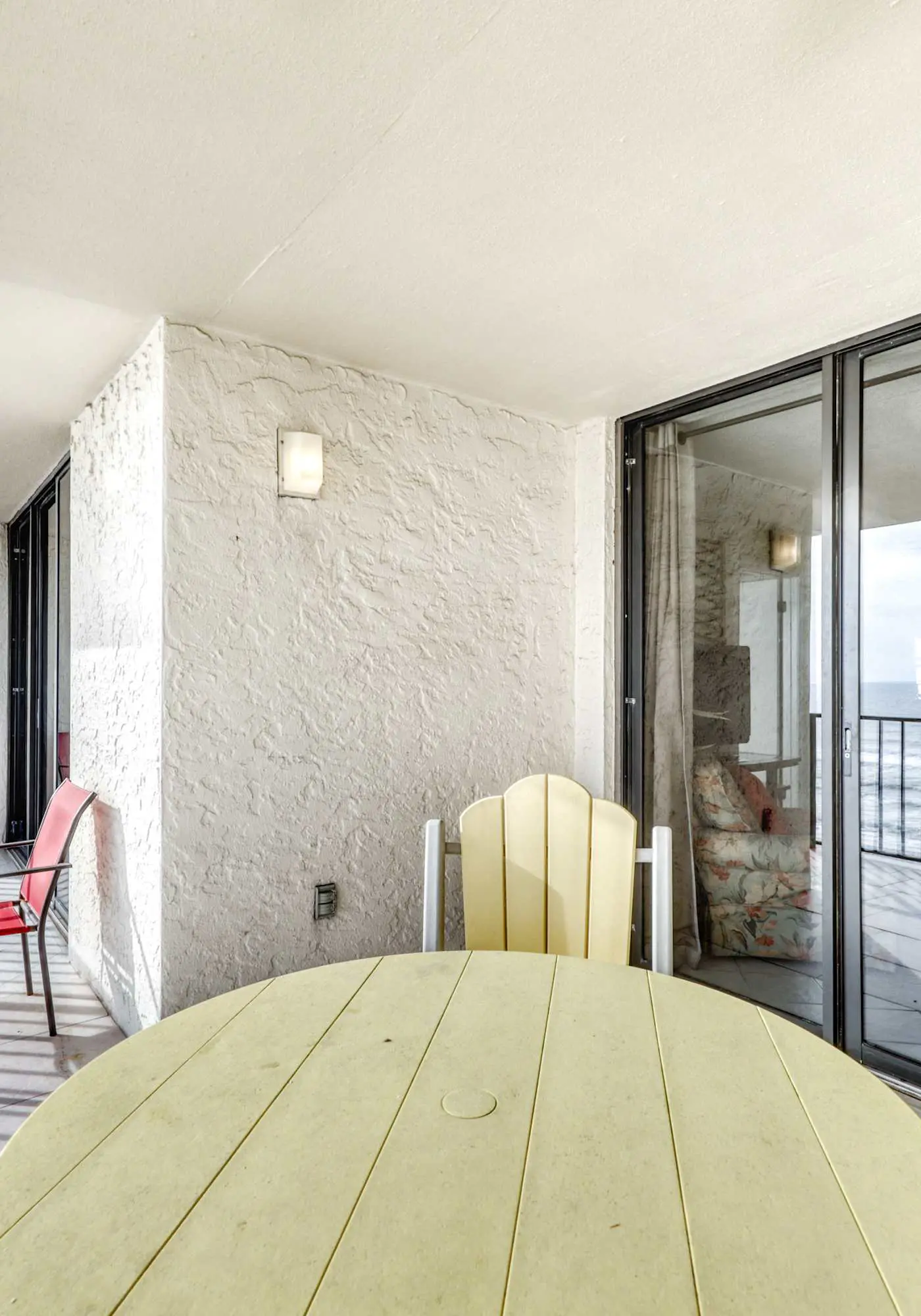 Fourth-floor beach condo w amazing views, indoor pool, & beach access
